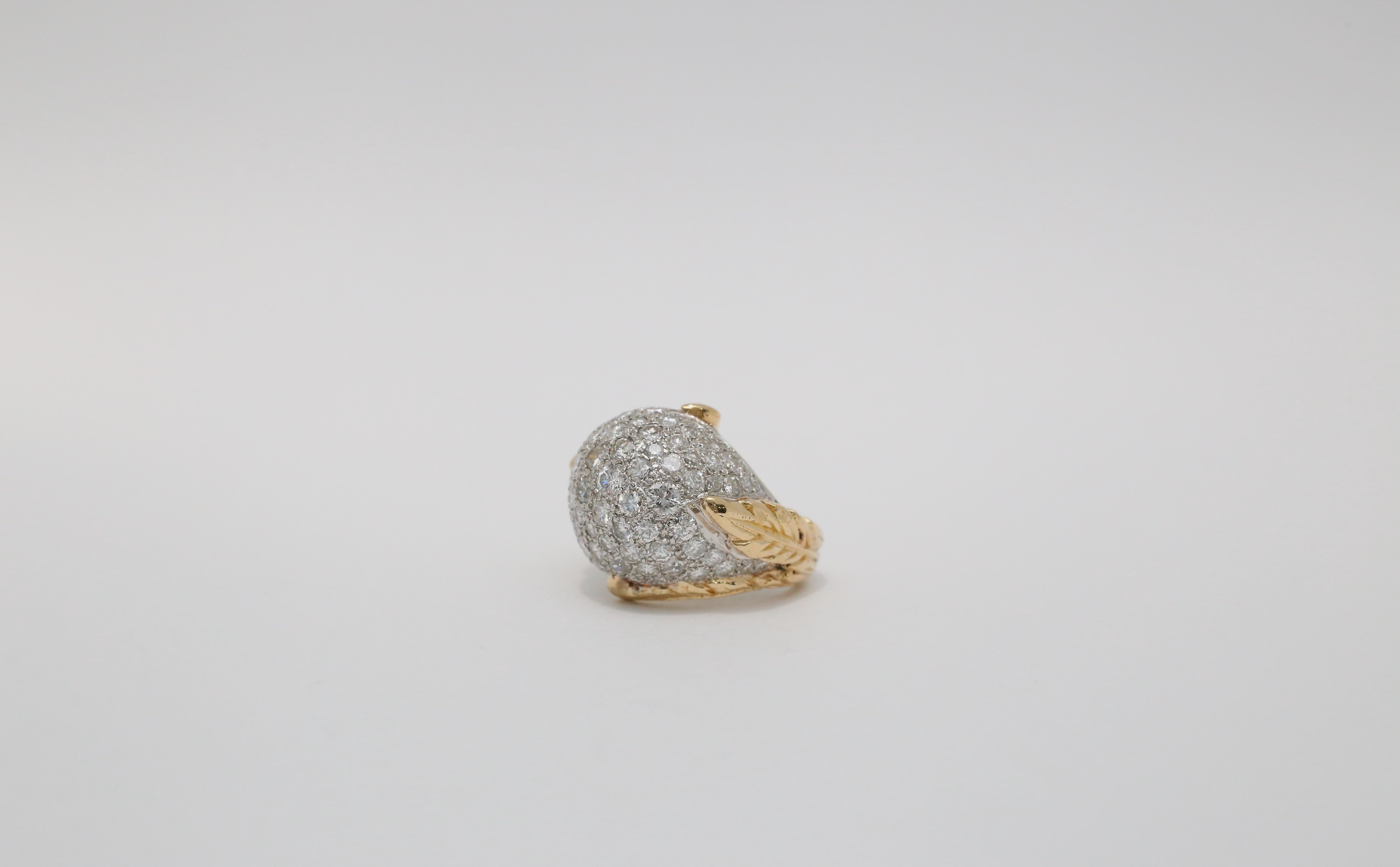Taille ronde Bague Dome en or jaune 18k et platine avec diamants, taille 5.25 - 16.0g en vente