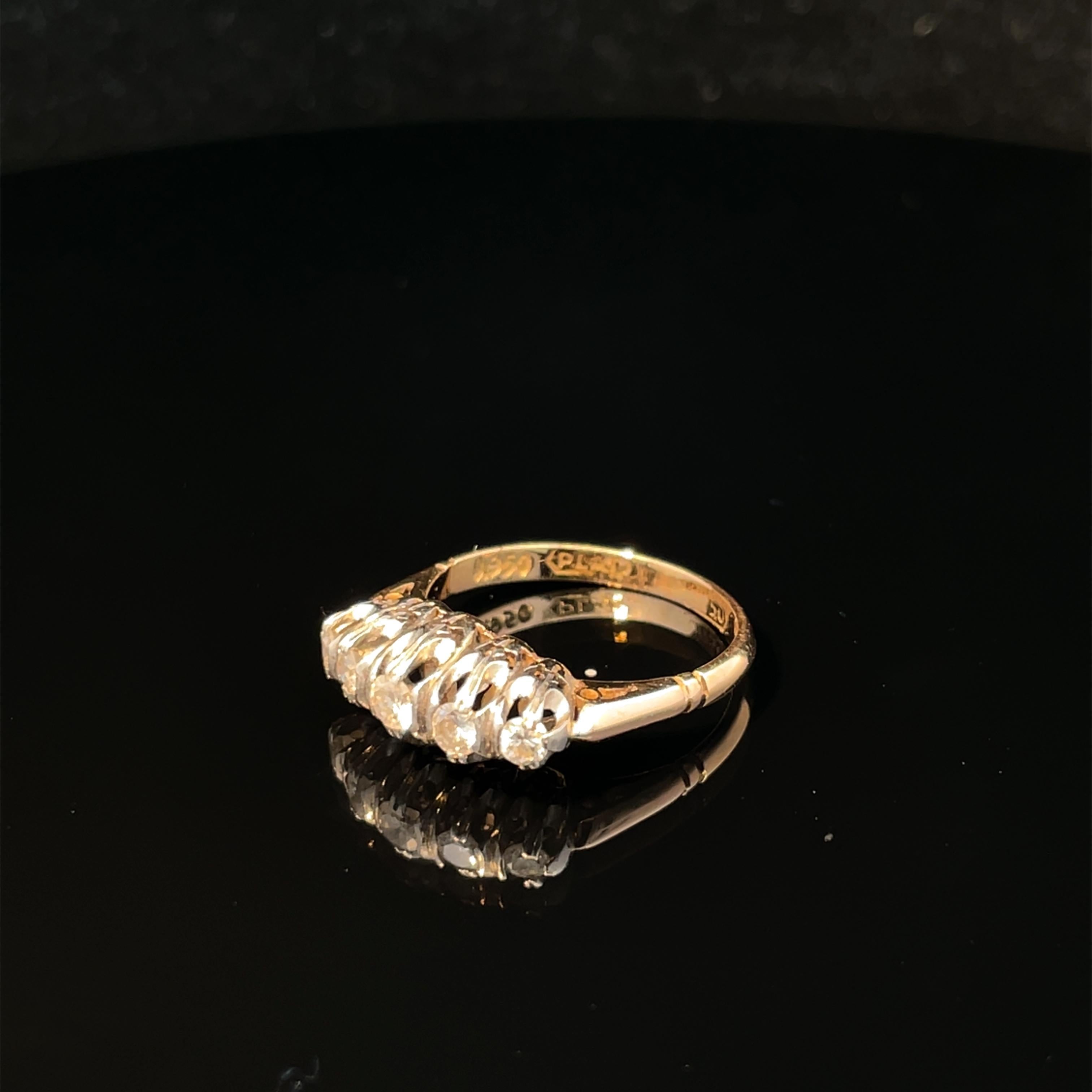 Taglio rotondo 18k Yellow Gold & Platinum Diamond Ring in vendita