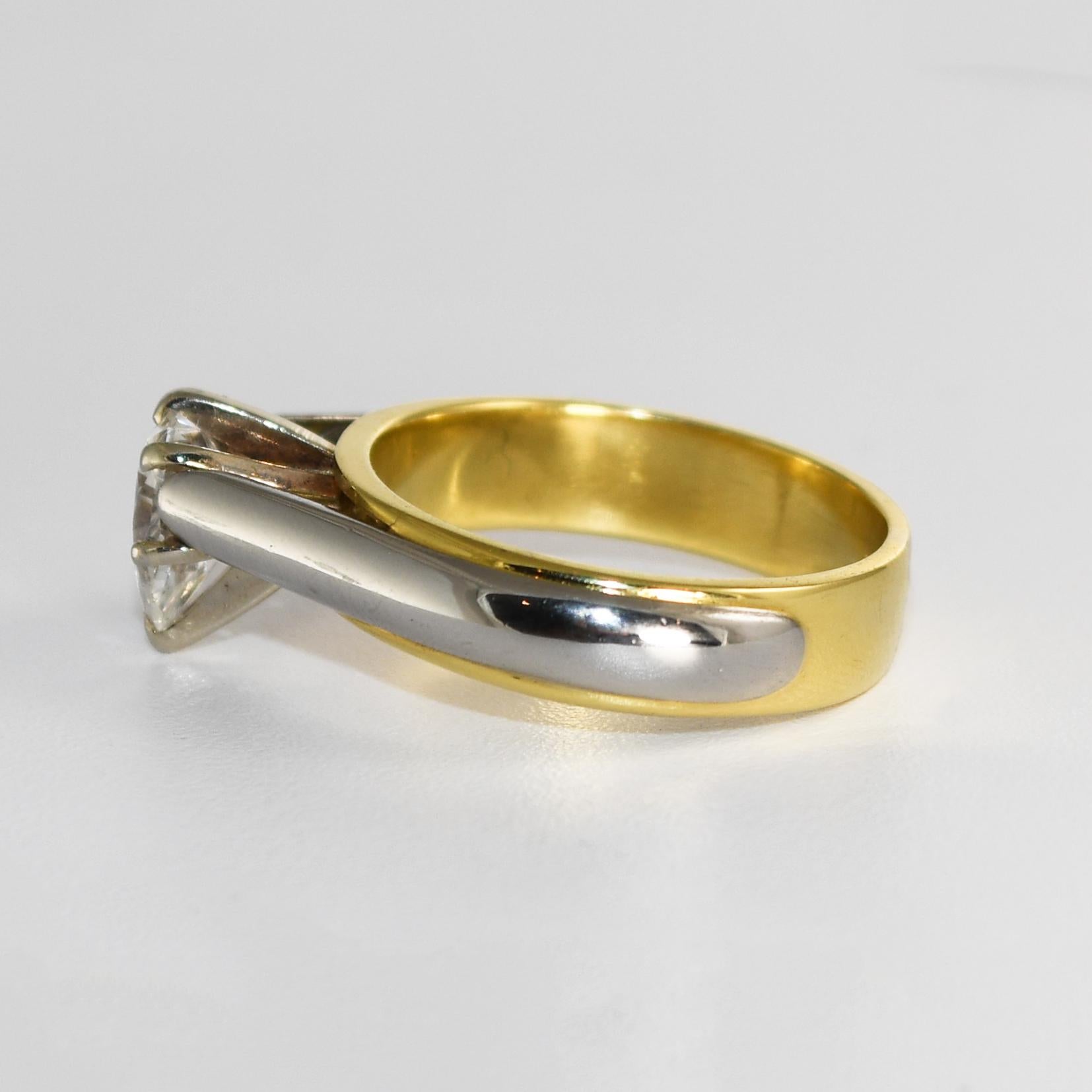 Women's or Men's 18K Yellow Gold & Platinum Diamond Solitaire Ring 1.01ct For Sale
