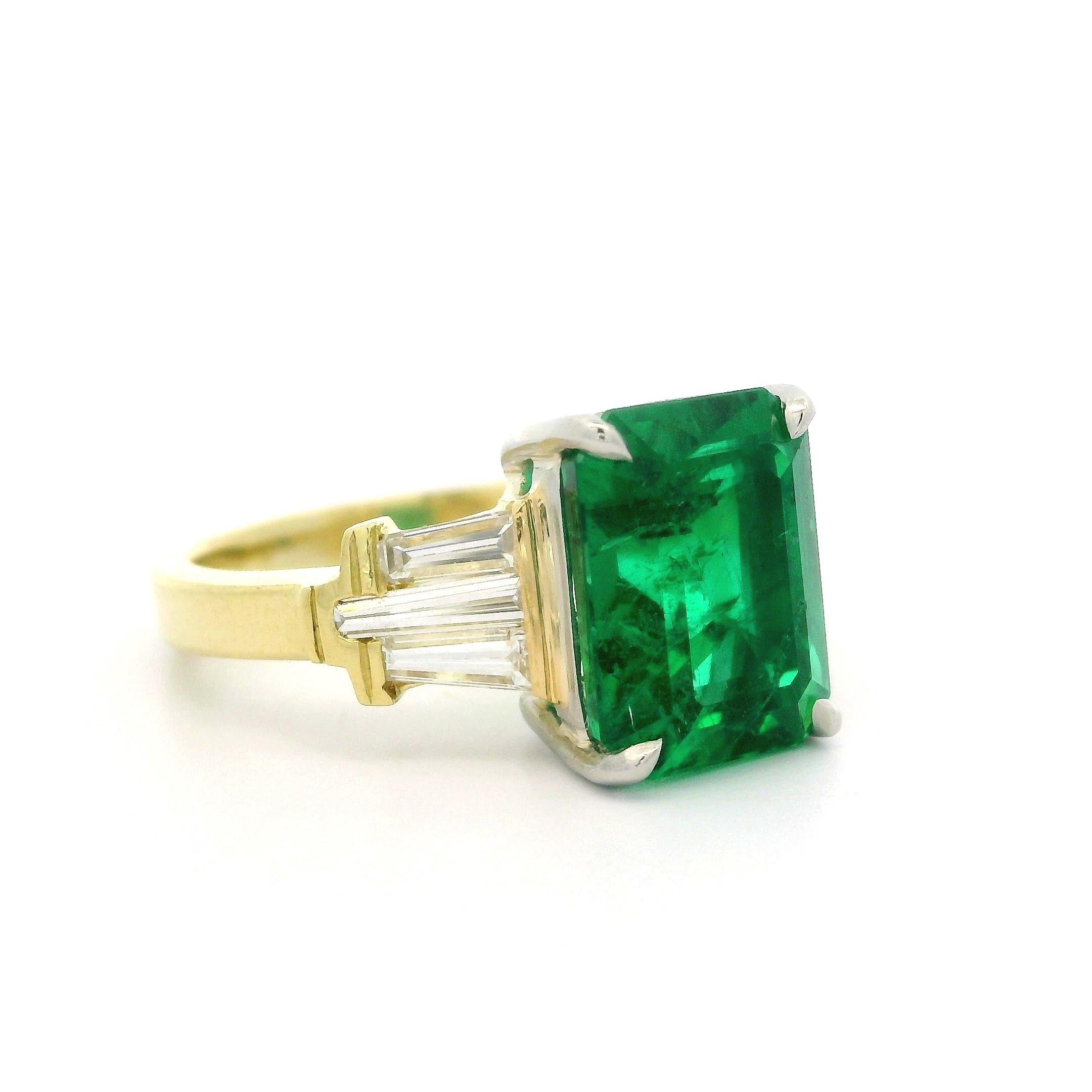 18k Yellow Gold & Platinum GIA 4.1ctw Quality Emerald Baguette Diamond Ring In Excellent Condition For Sale In Montclair, NJ