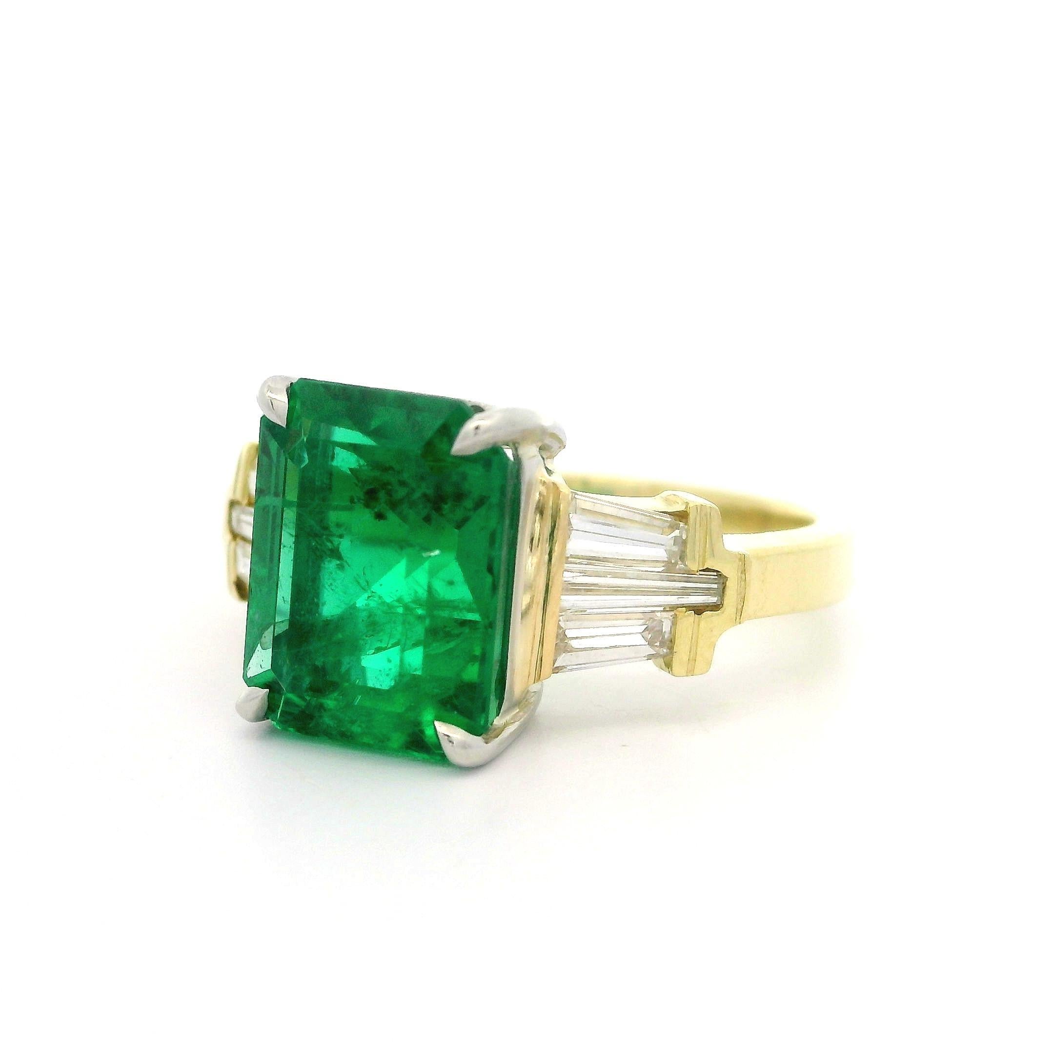 Women's 18k Yellow Gold & Platinum GIA 4.1ctw Quality Emerald Baguette Diamond Ring For Sale