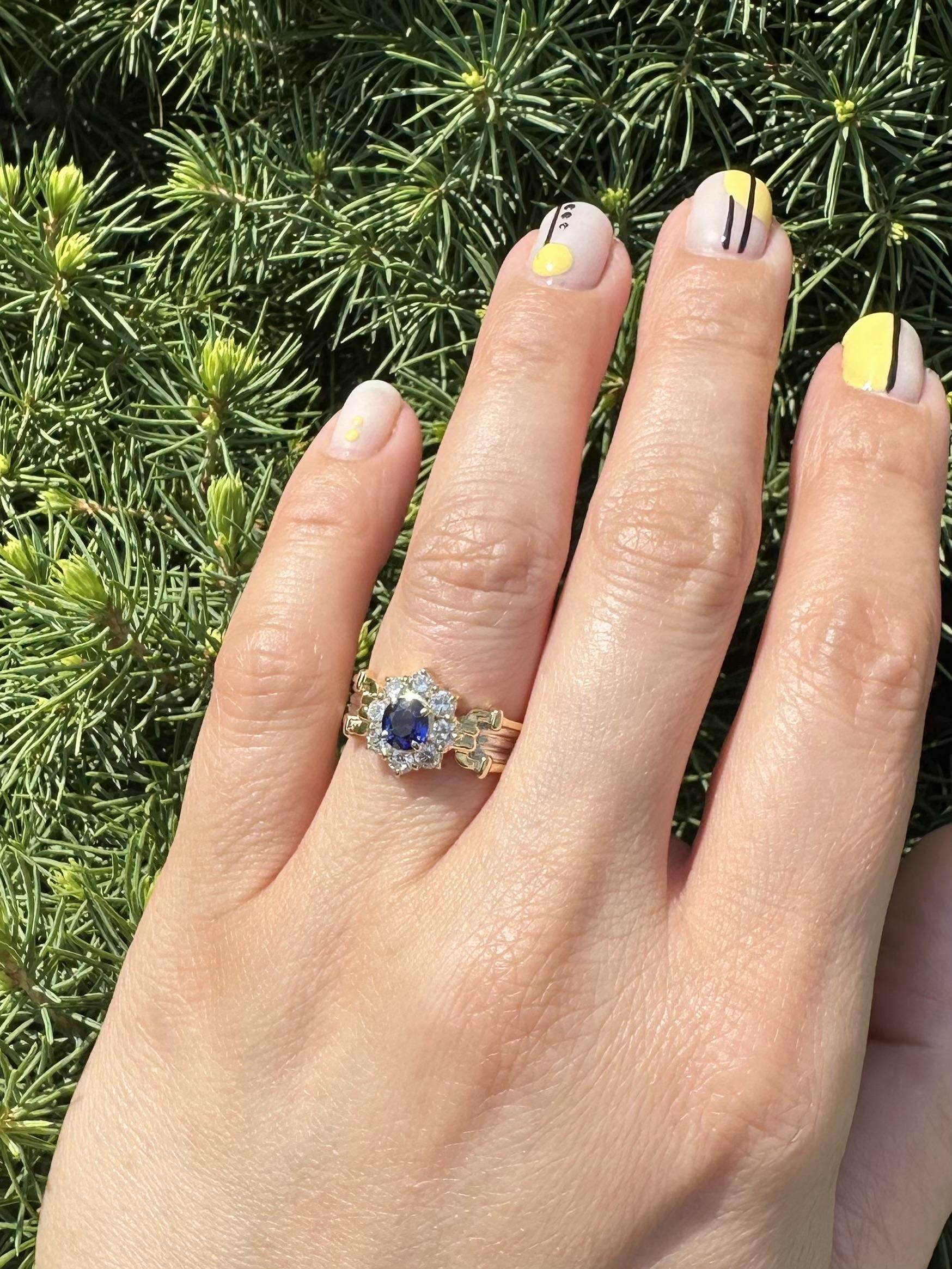 18k Yellow Gold Platinum High Quality Sapphire Diamond Flower Cluster Ring For Sale 4
