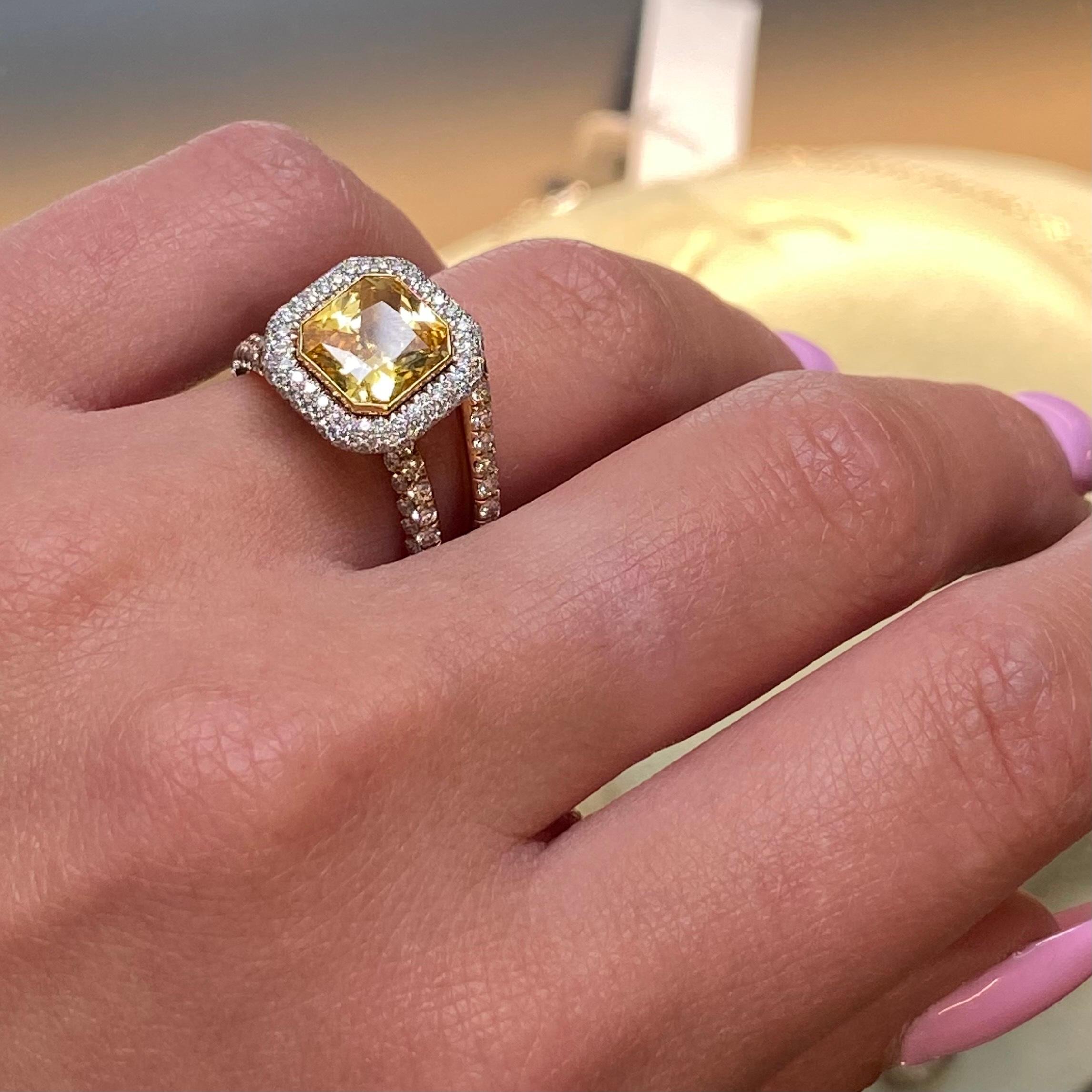 Verlobungsring aus 18 Karat Gelbgold Platin mit strahlendem gelbem Saphir und Diamant im Zustand „Neu“ im Angebot in New York, NY