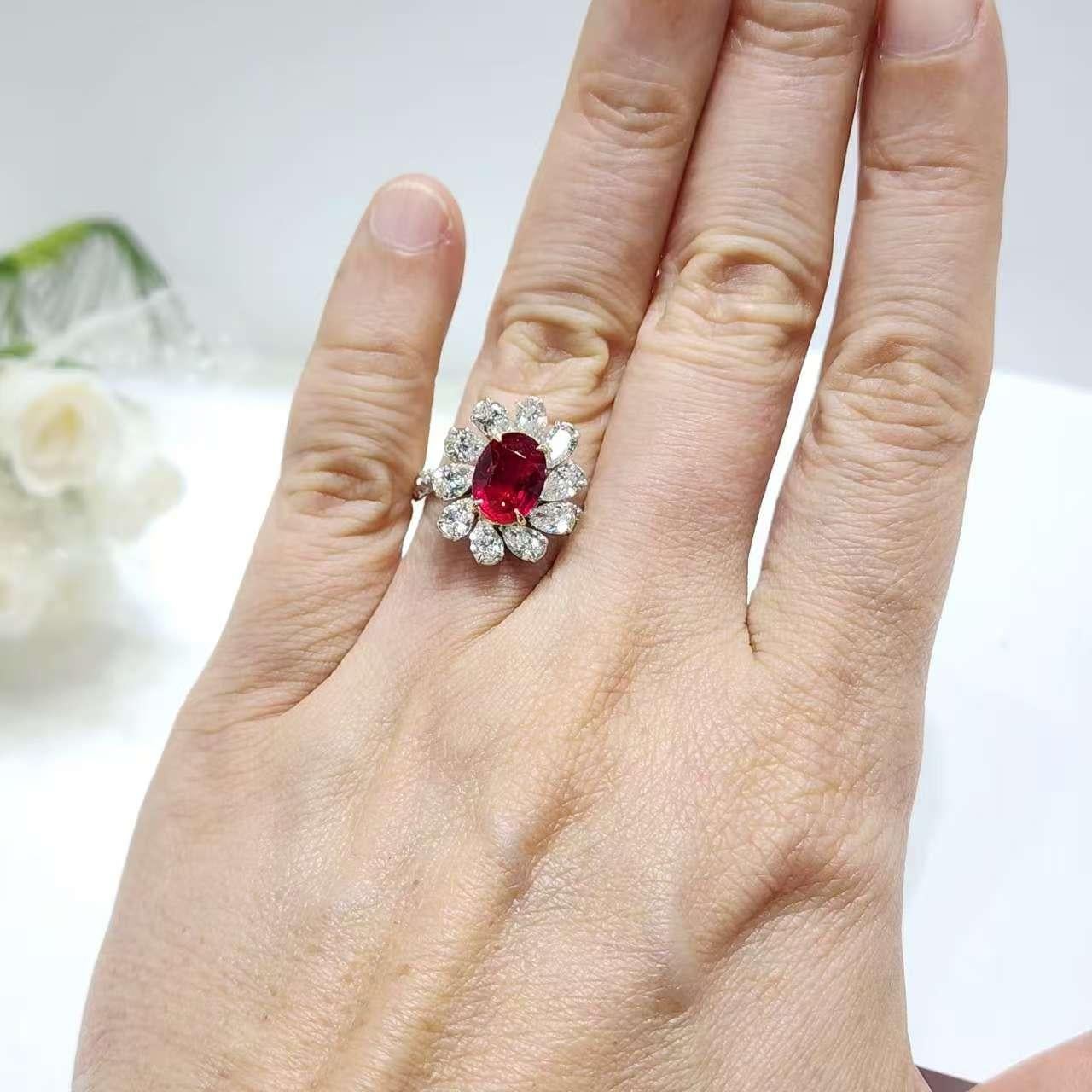 Anello floreale con rubino e diamante in oro giallo 18 carati e platino - 2,02 carati certificato GRS in vendita 6