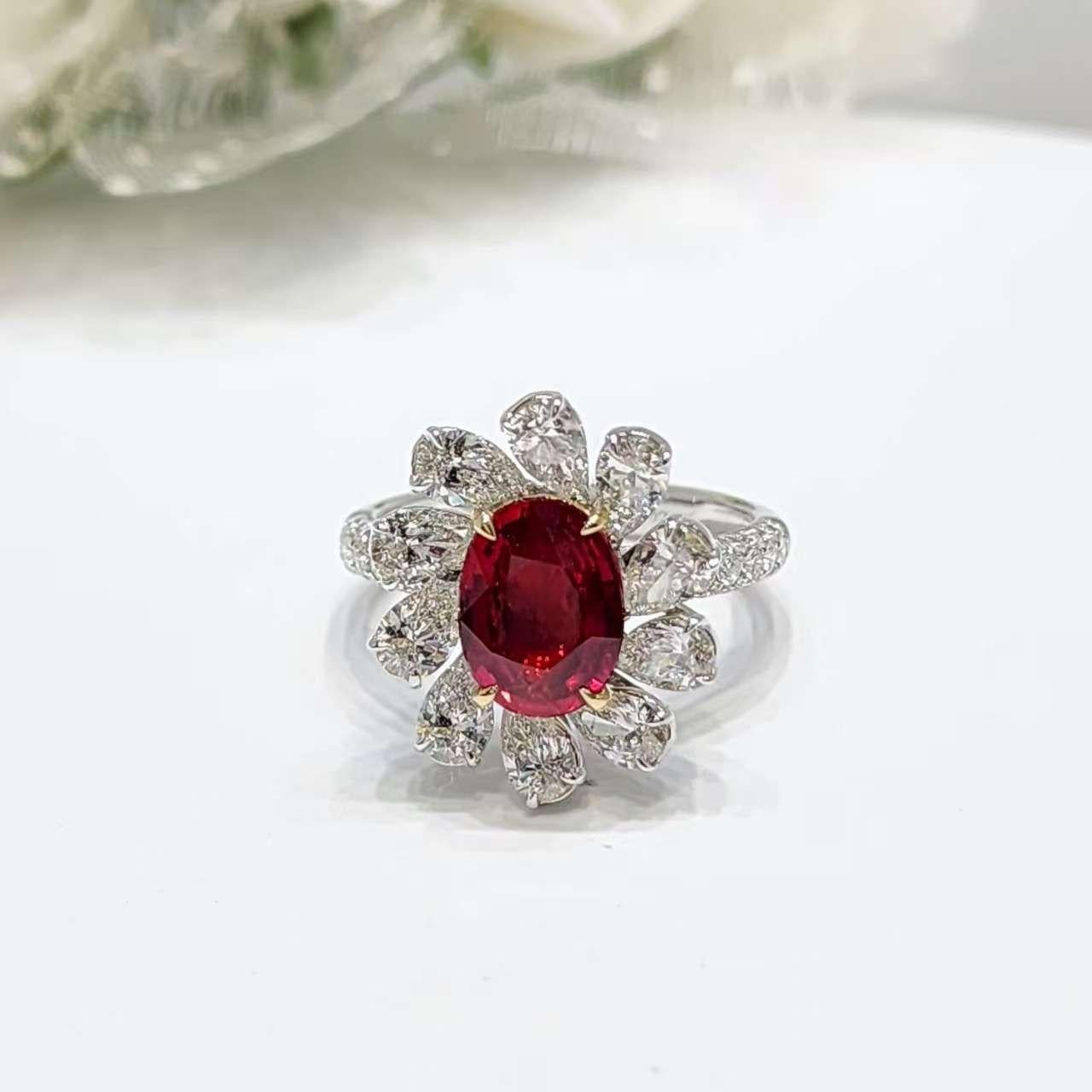 Anello floreale con rubino e diamante in oro giallo 18 carati e platino - 2,02 carati certificato GRS In condizioni Nuovo in vendita a Hong Kong, HK