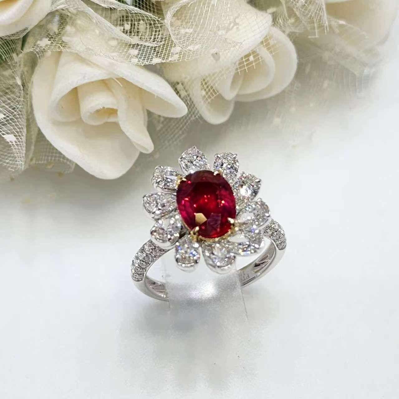 Anello floreale con rubino e diamante in oro giallo 18 carati e platino - 2,02 carati certificato GRS in vendita 2