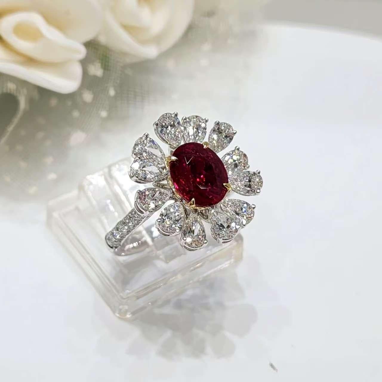 Anello con rubino e diamanti a stella in oro giallo 18 carati e platino - 2,02ct GRS-Certifie in vendita 5