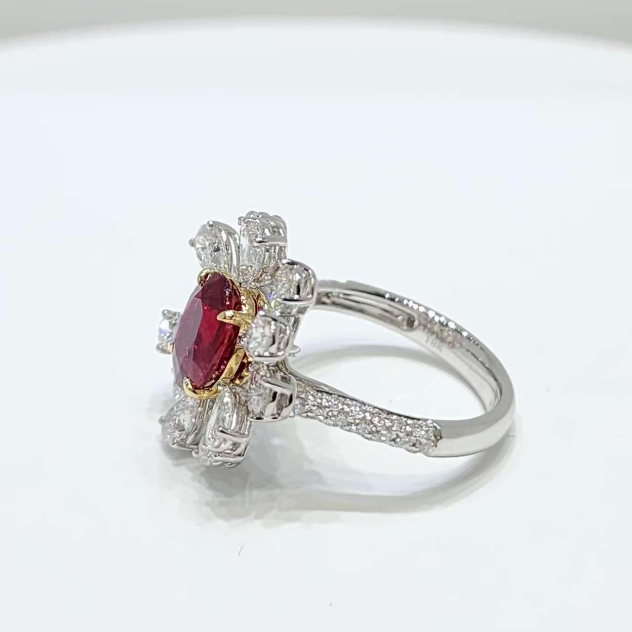 Anello con rubino e diamanti a stella in oro giallo 18 carati e platino - 2,02ct GRS-Certifie in vendita 1