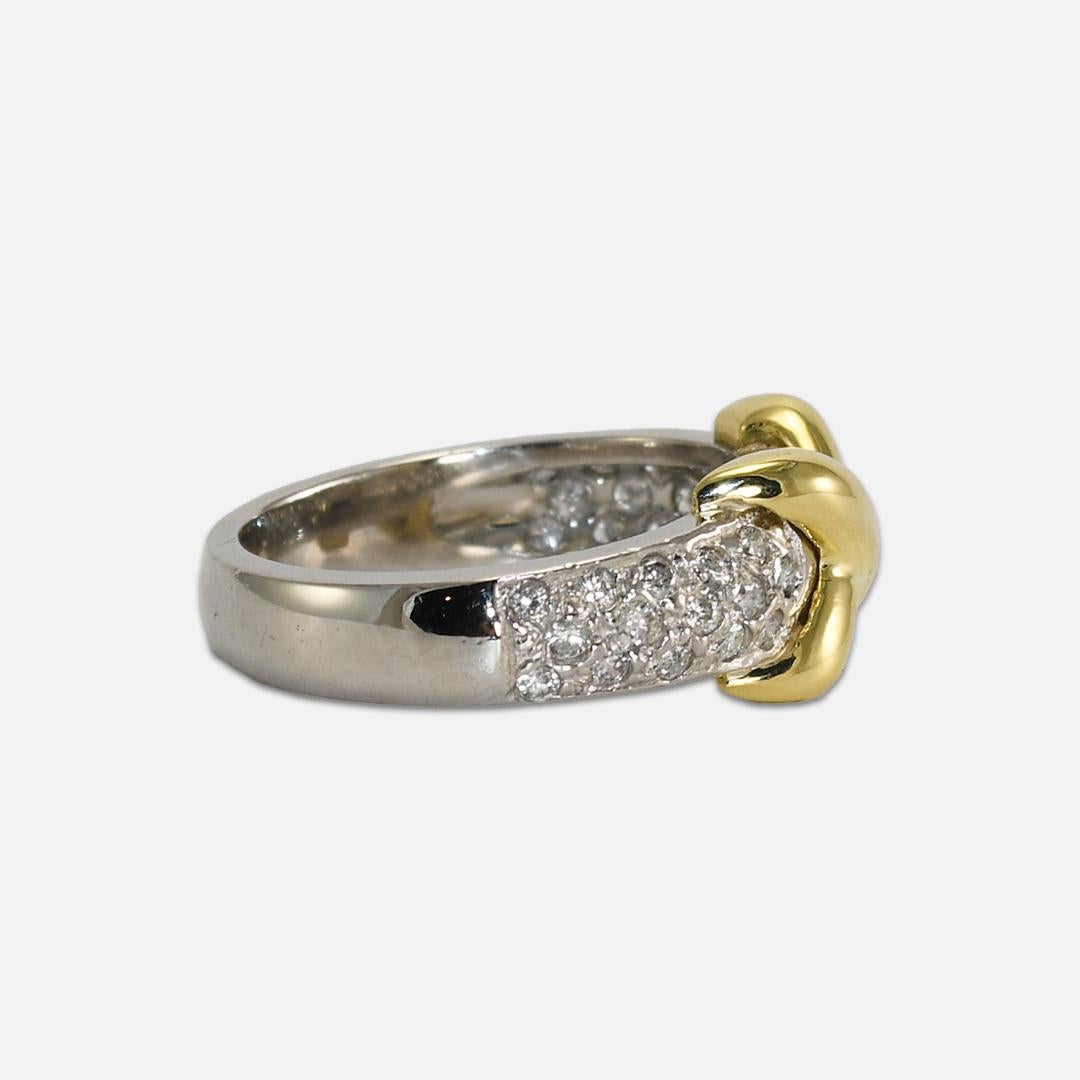 Taille ronde Bague « X » en or jaune 18 carats et platine, ornée de diamants pavés en vente