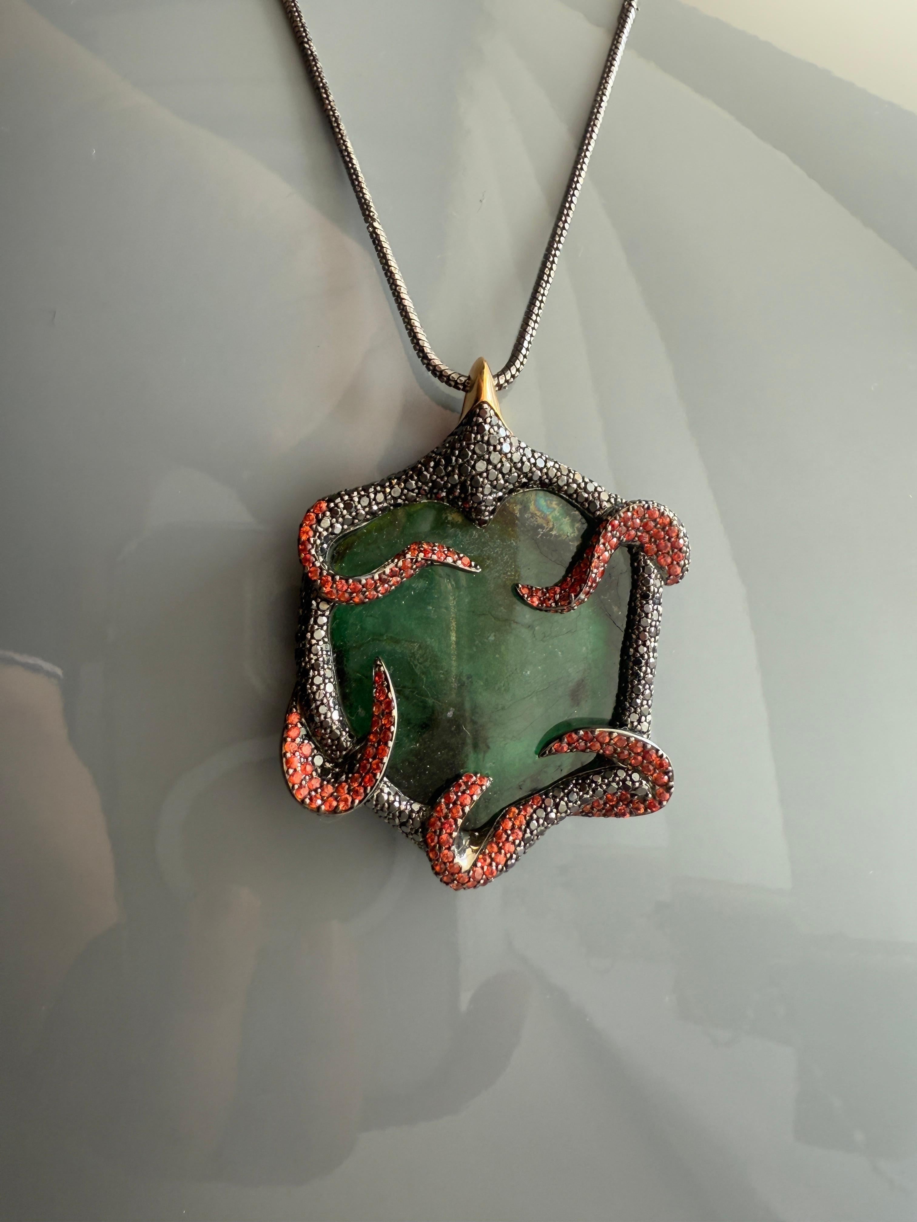 18K Yellow Gold Poison Ivy Pendant with Emeralds, Sapphires and Diamonds For Sale 2