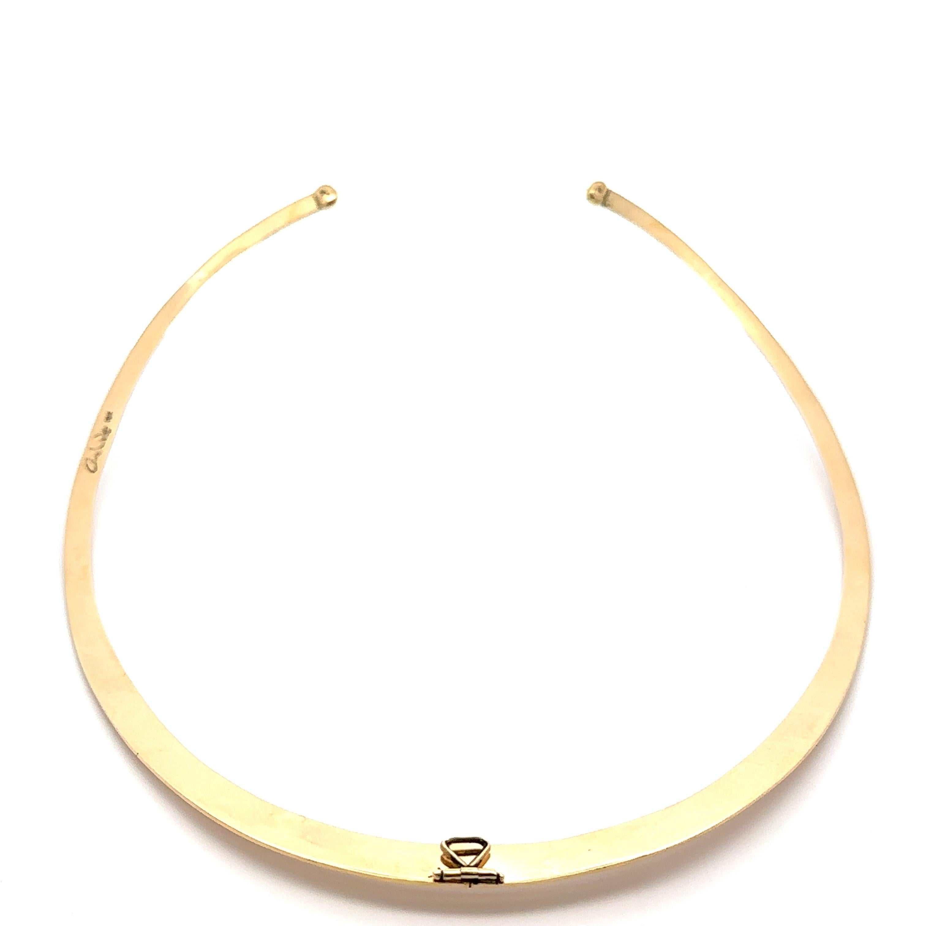 Donna Collana con collare a torciglione aperto graduato in oro giallo 18k lucido con cappio girevole in vendita