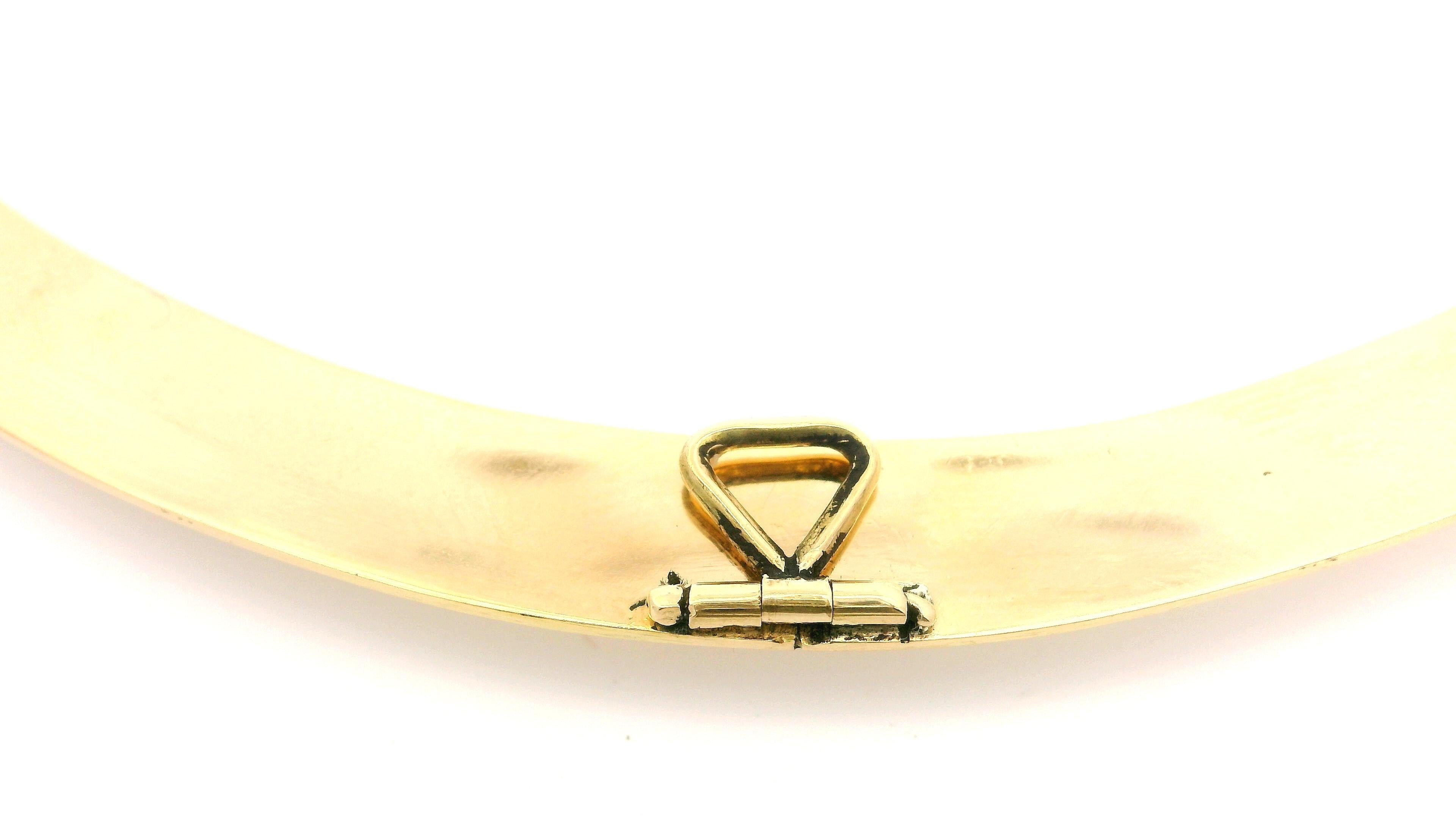 Collana con collare a torciglione aperto graduato in oro giallo 18k lucido con cappio girevole in vendita 4