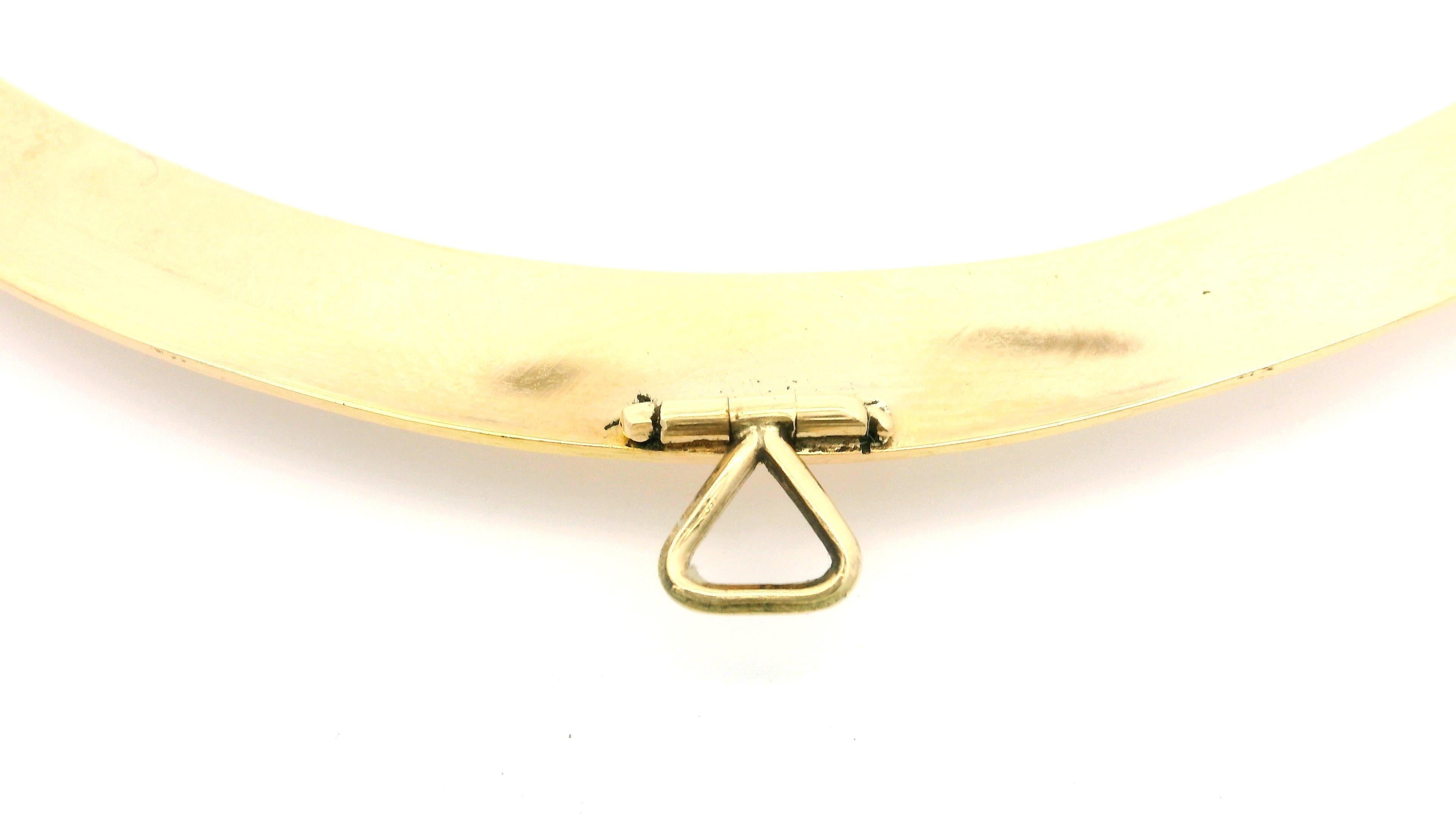 Collana con collare a torciglione aperto graduato in oro giallo 18k lucido con cappio girevole in vendita 5