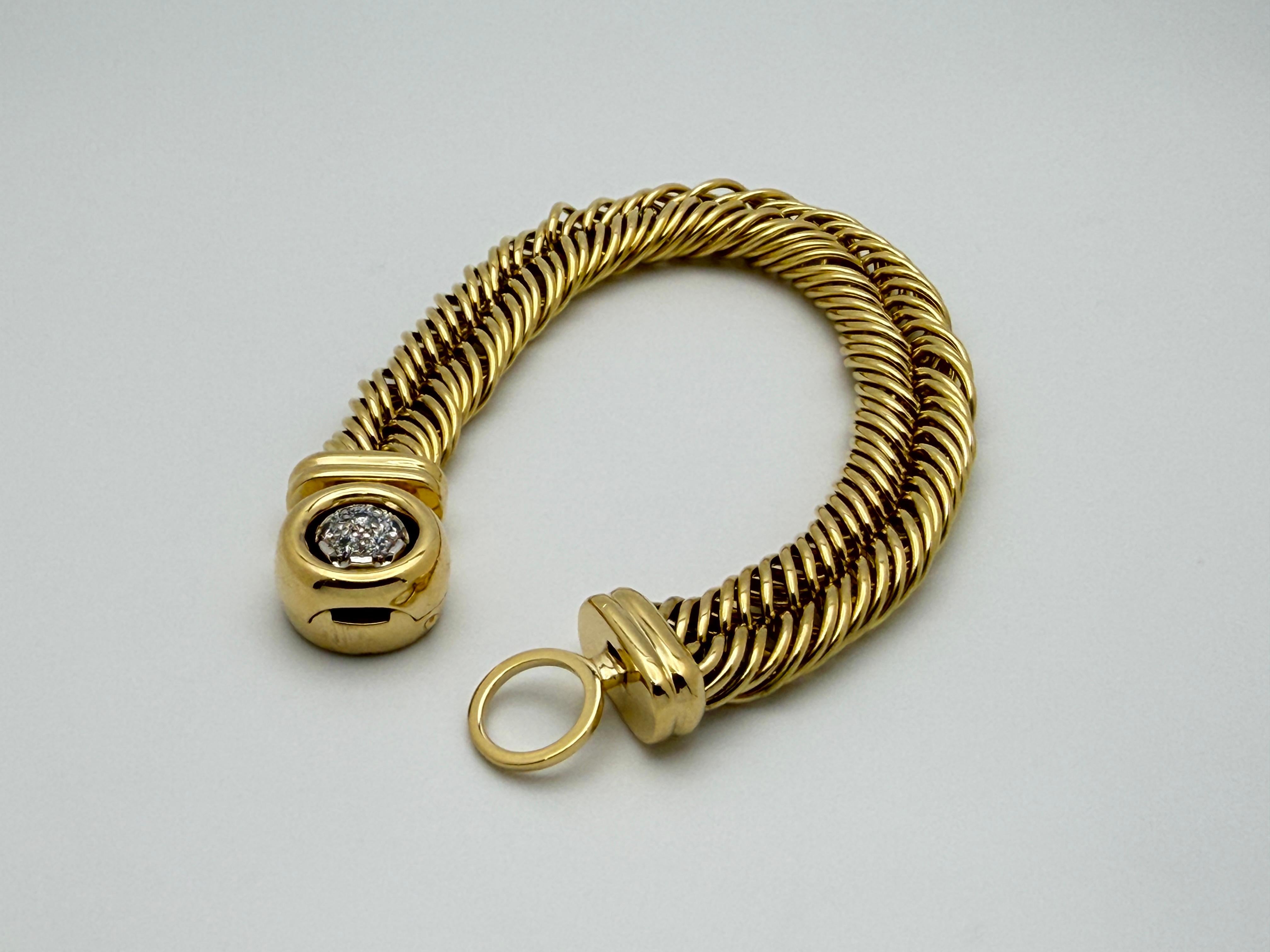 Bracelet à maillons tressés en or jaune 18K avec fermoir à diamants Pomellato en vente 1