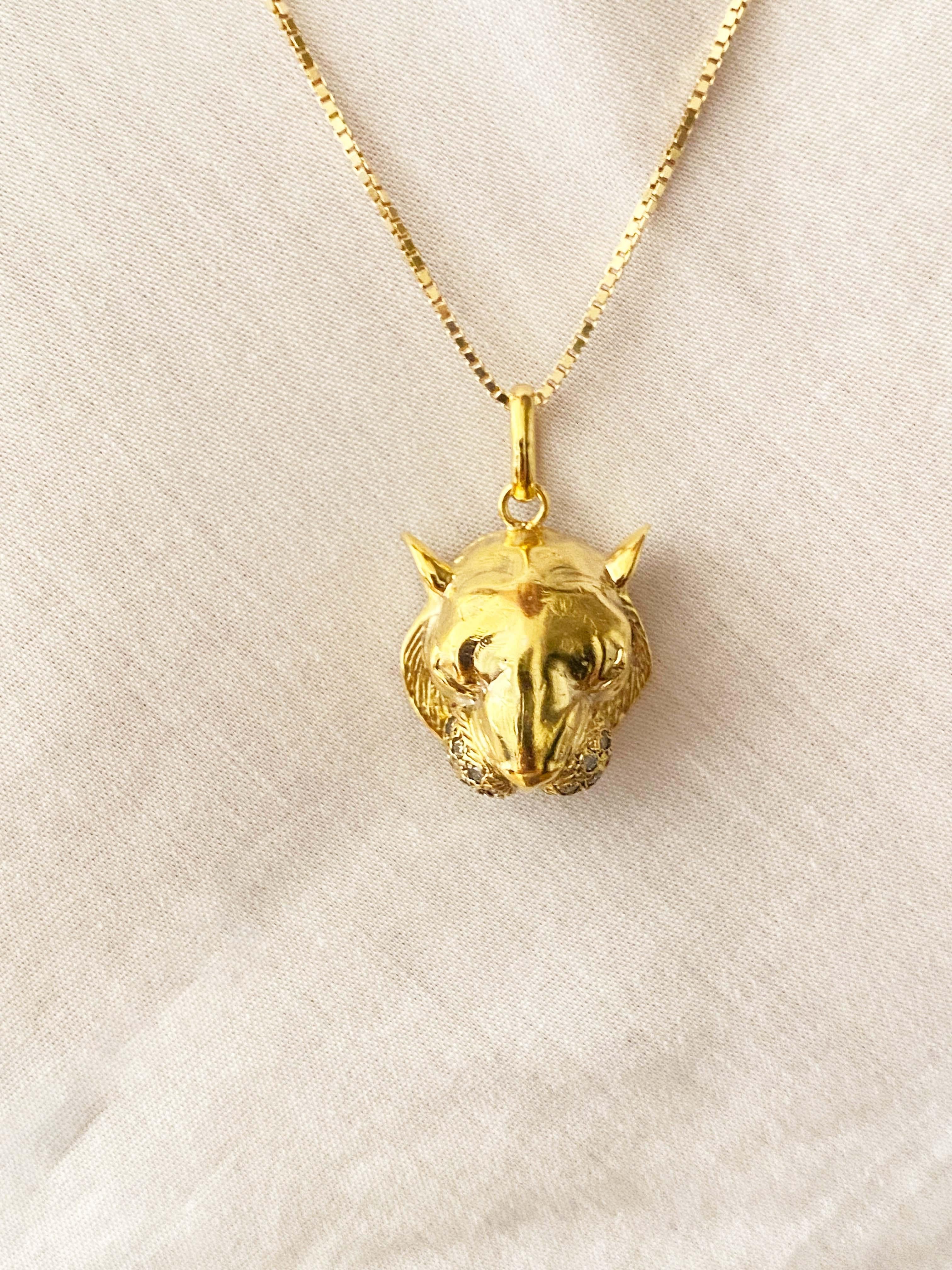 18K Gold Power Tiger Pendant Cube Chain Rubies Diamonds Handcrafted in Italy  For Sale 5