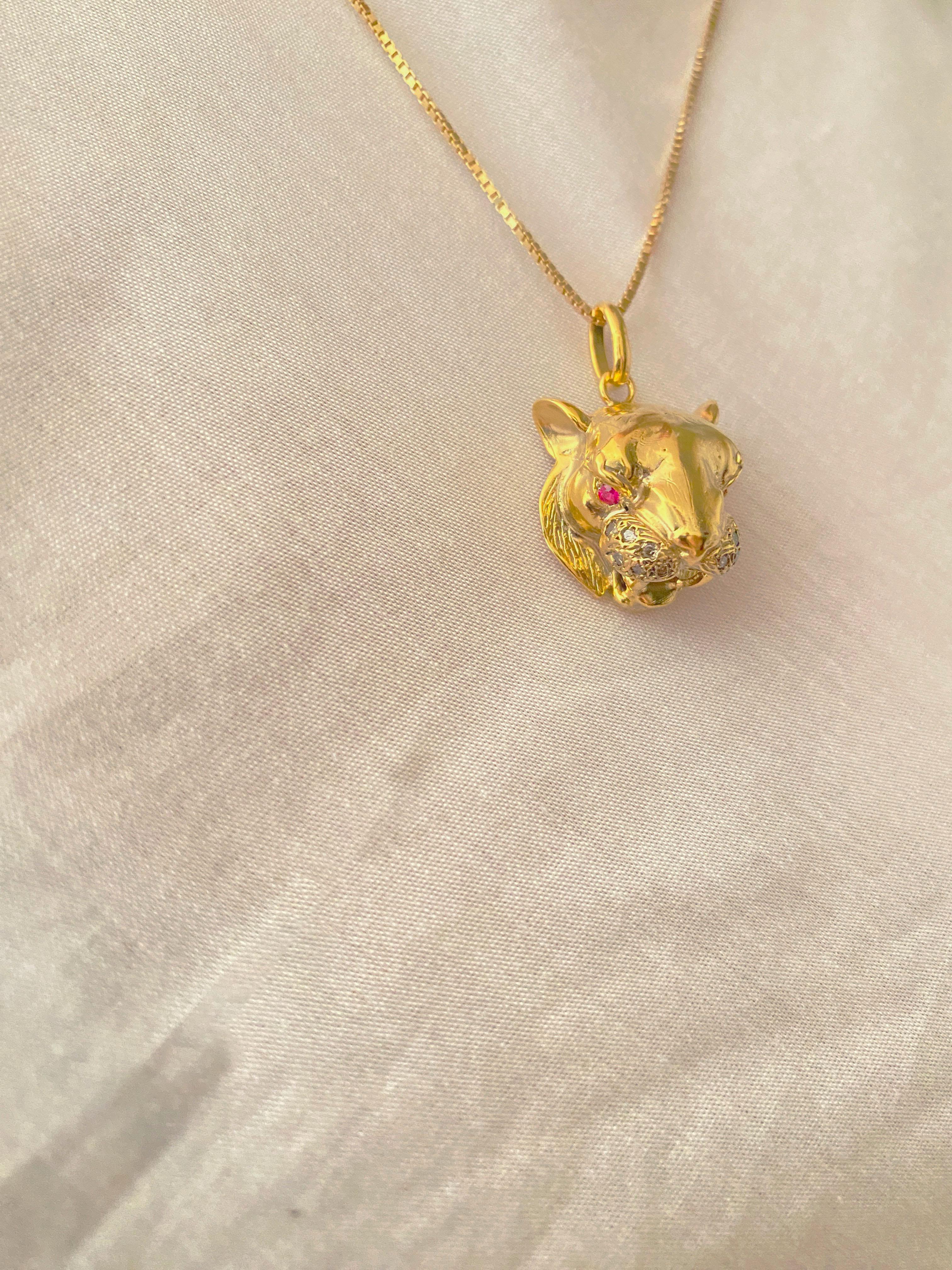Brilliant Cut 18K Gold Power Tiger Pendant Cube Chain Rubies Diamonds Handcrafted in Italy  For Sale