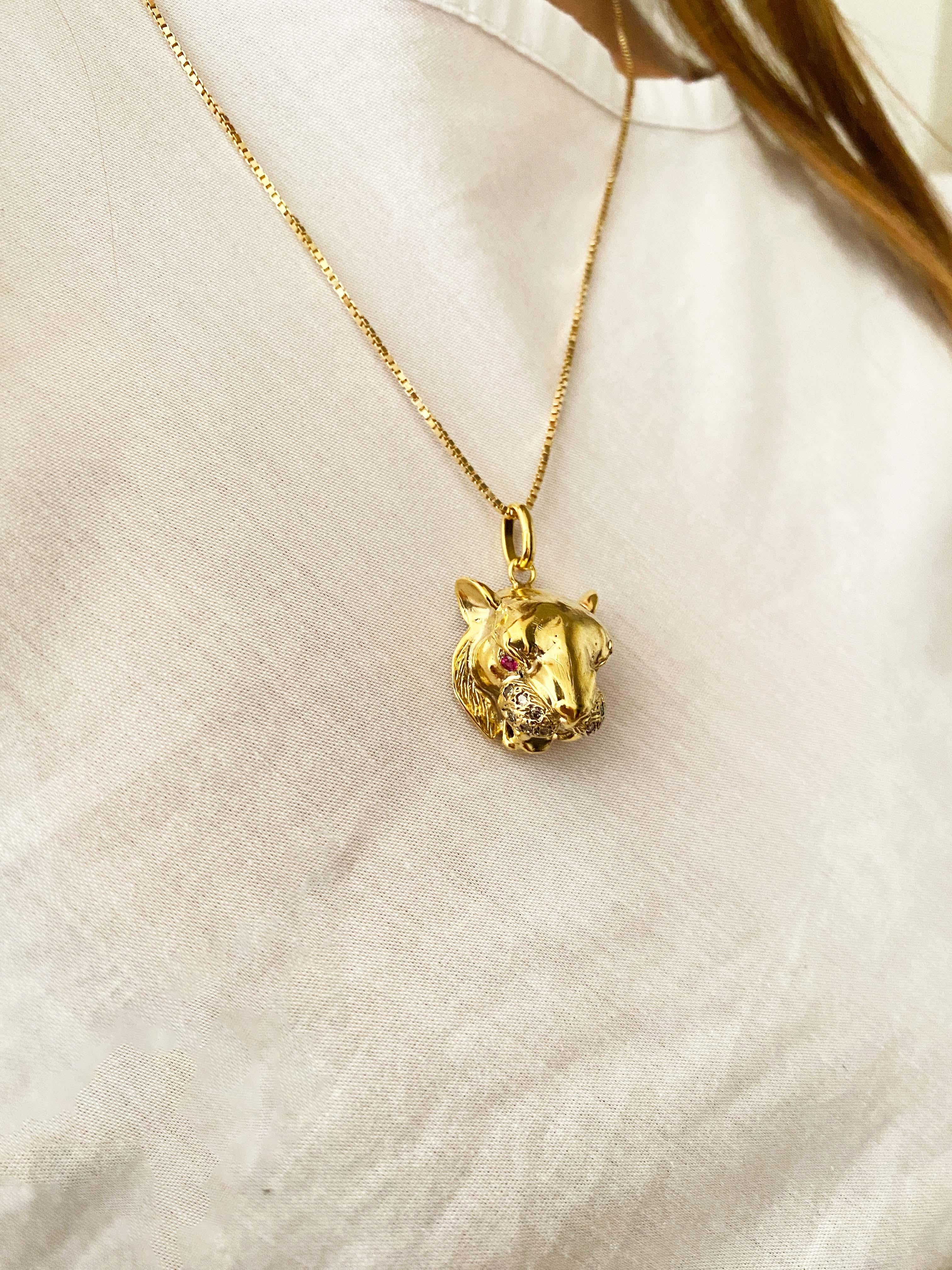 18K Gold Power Tiger Pendant Cube Chain Rubies Diamonds Handcrafted in Italy  For Sale 3
