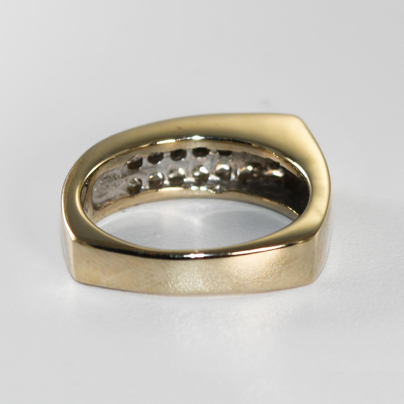 Women's or Men's 18K Yellow Gold Princess Cut Diamond Ring 0.50ct For Sale
