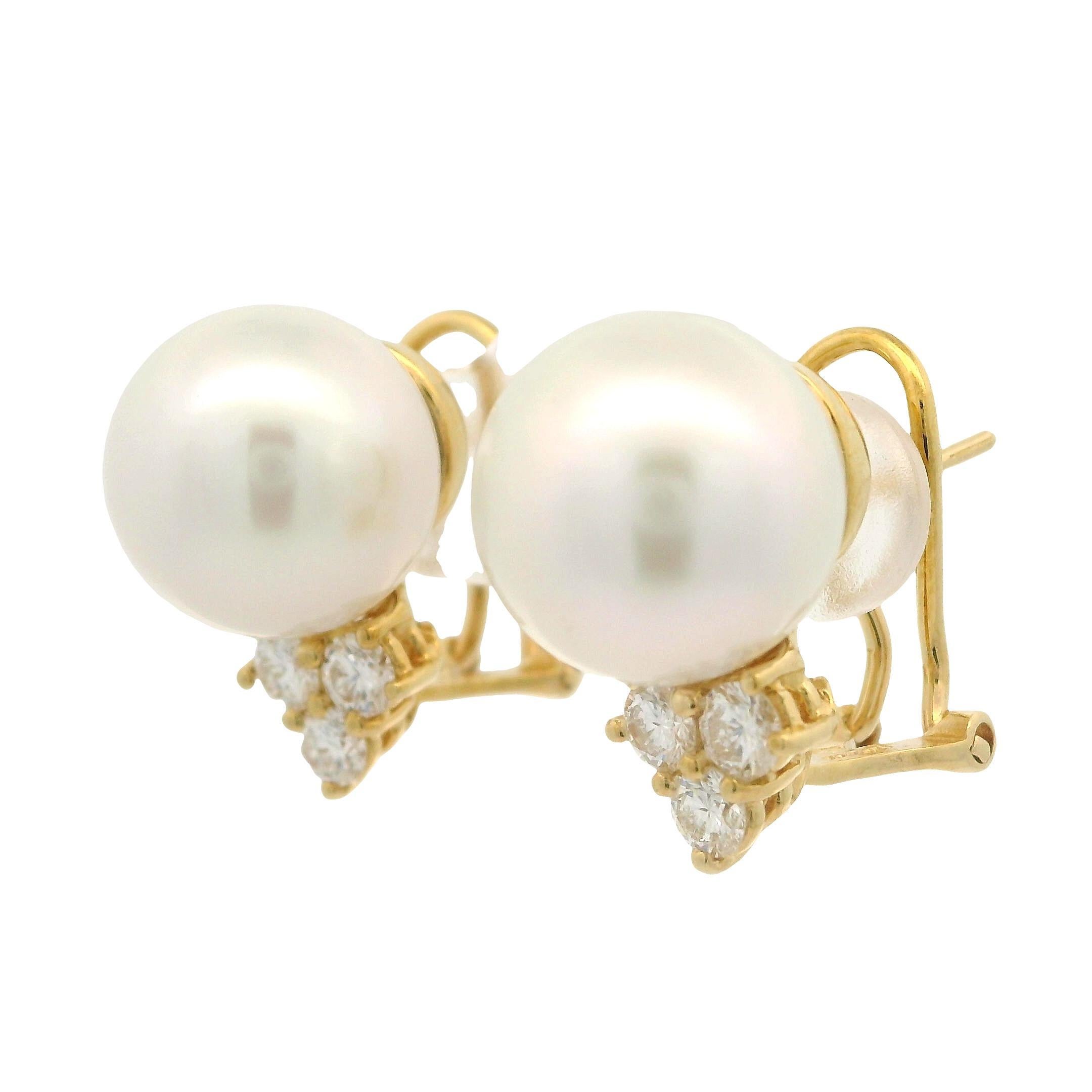 Boucles d'oreilles en or jaune 18k perle blanche pure avec 0.62ctw diamant Cluster Fiery en vente 4