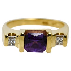 Bague en or jaune 18 carats avec saphir violet de 2 carats et diamants de 0,30 carat, 9,4 g