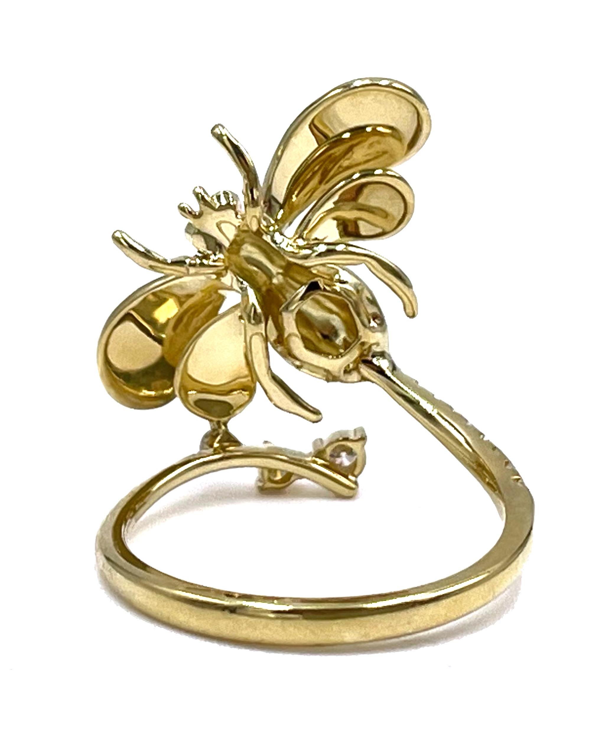 Round Cut 18K Yellow Gold Queen Bee Wrap Ring by Simon G. - DR380 For Sale