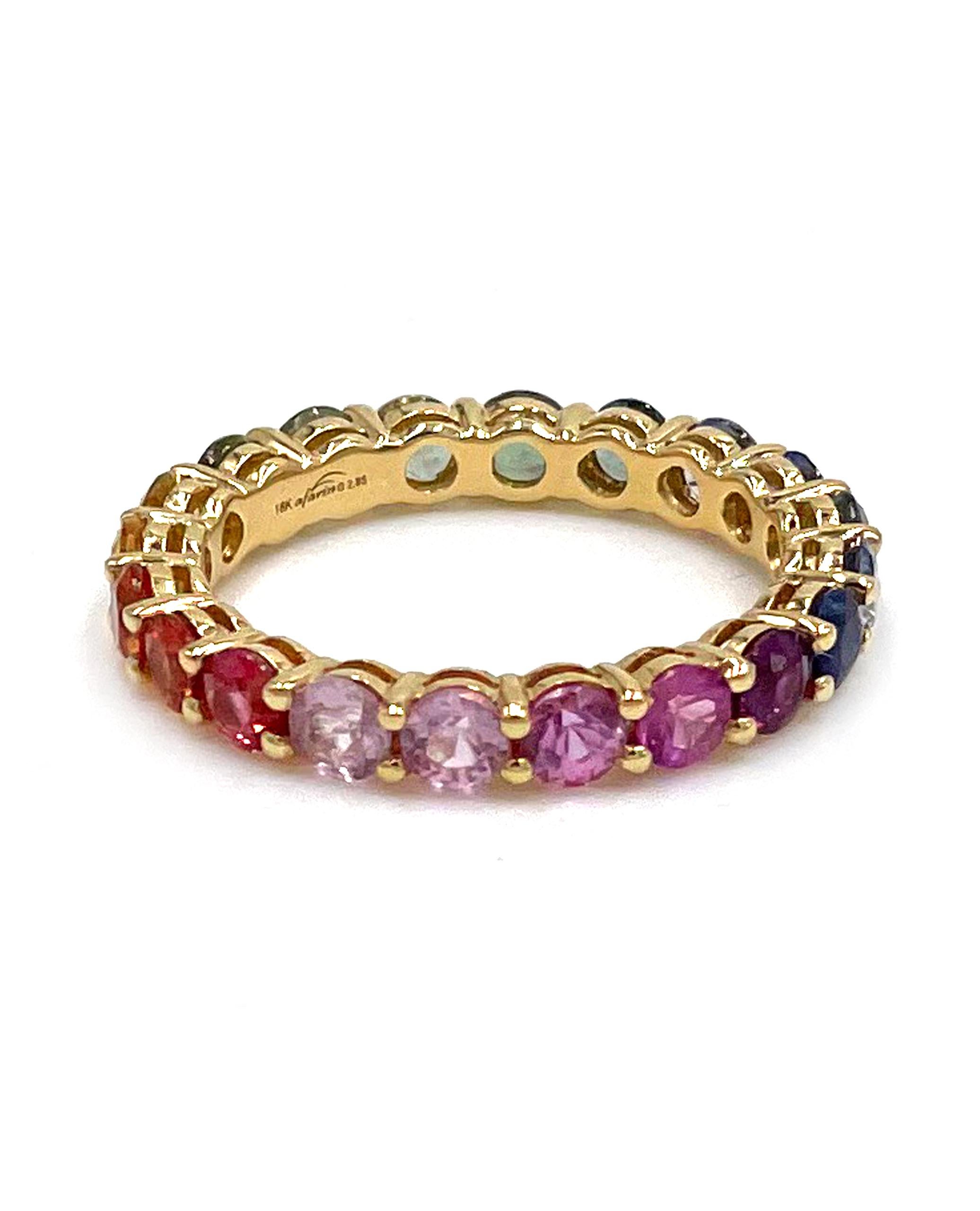 Memoryring aus 18 Karat Gelbgold mit Regenbogen-Saphir (Rundschliff)