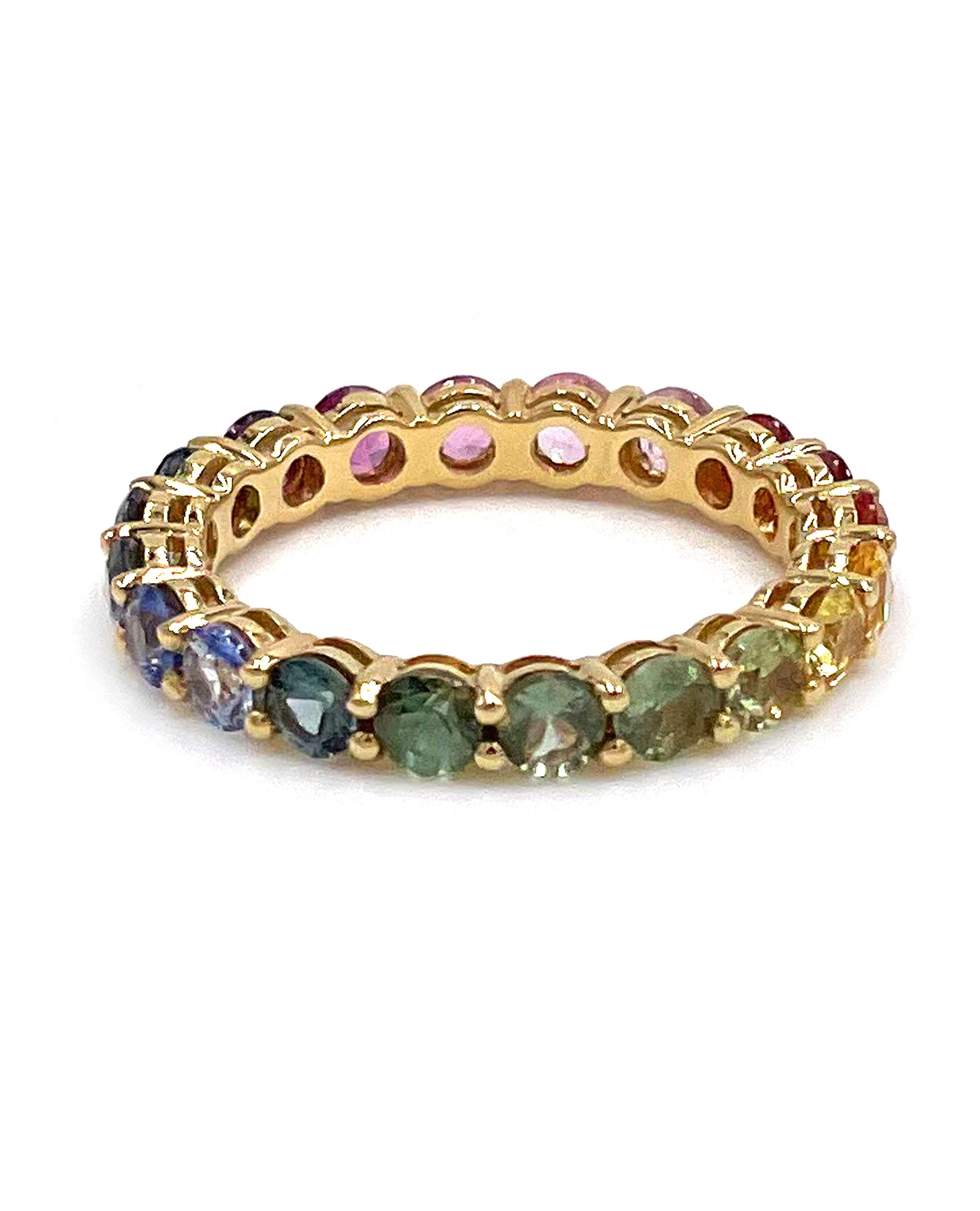 Memoryring aus 18 Karat Gelbgold mit Regenbogen-Saphir im Zustand „Neu“ in Old Tappan, NJ