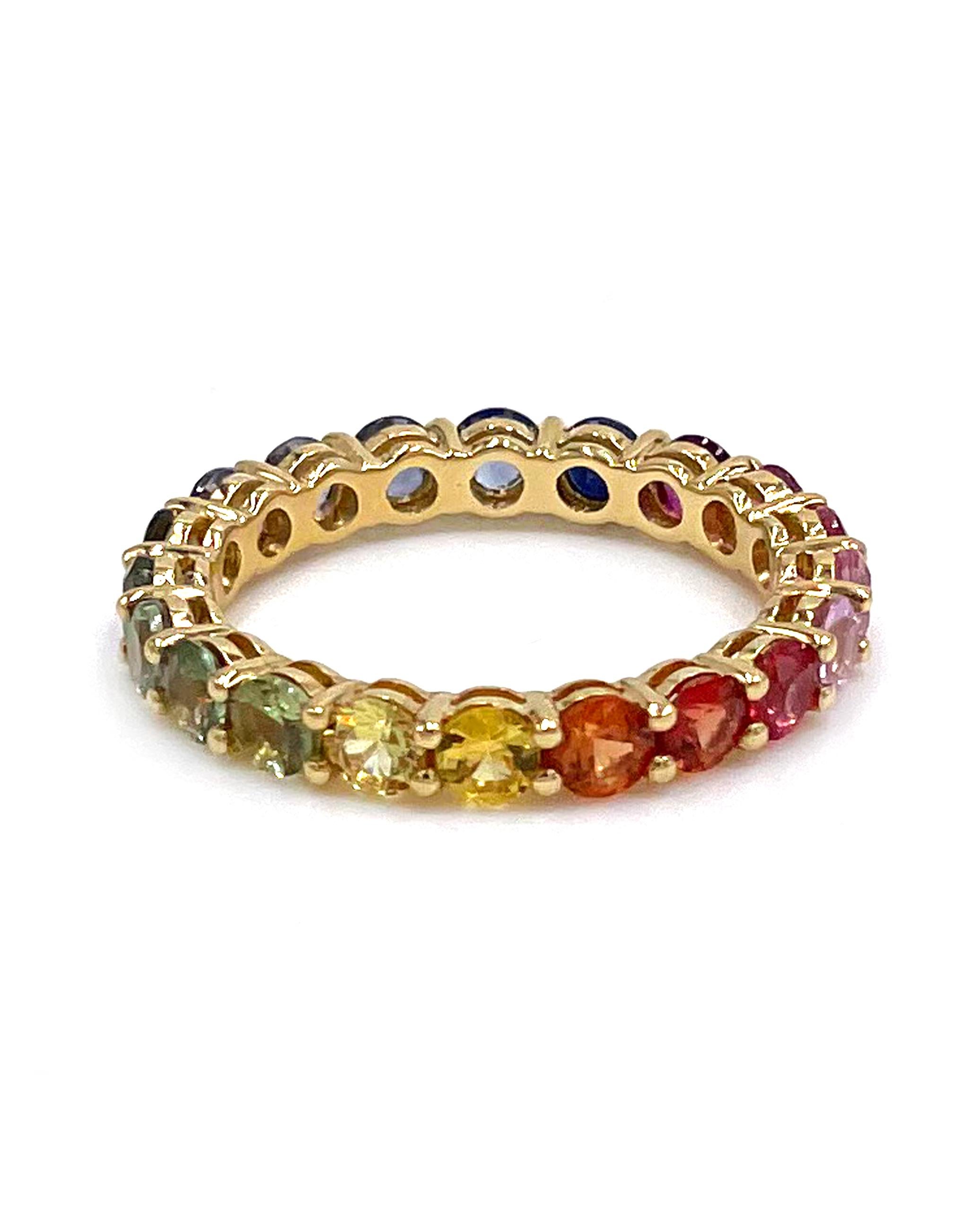 Memoryring aus 18 Karat Gelbgold mit Regenbogen-Saphir Damen
