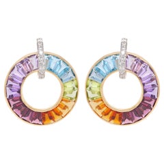 Clous d'oreilles d'inspiration Art déco en or jaune 18 carats avec pierres précieuses arc-en-ciel et diamants