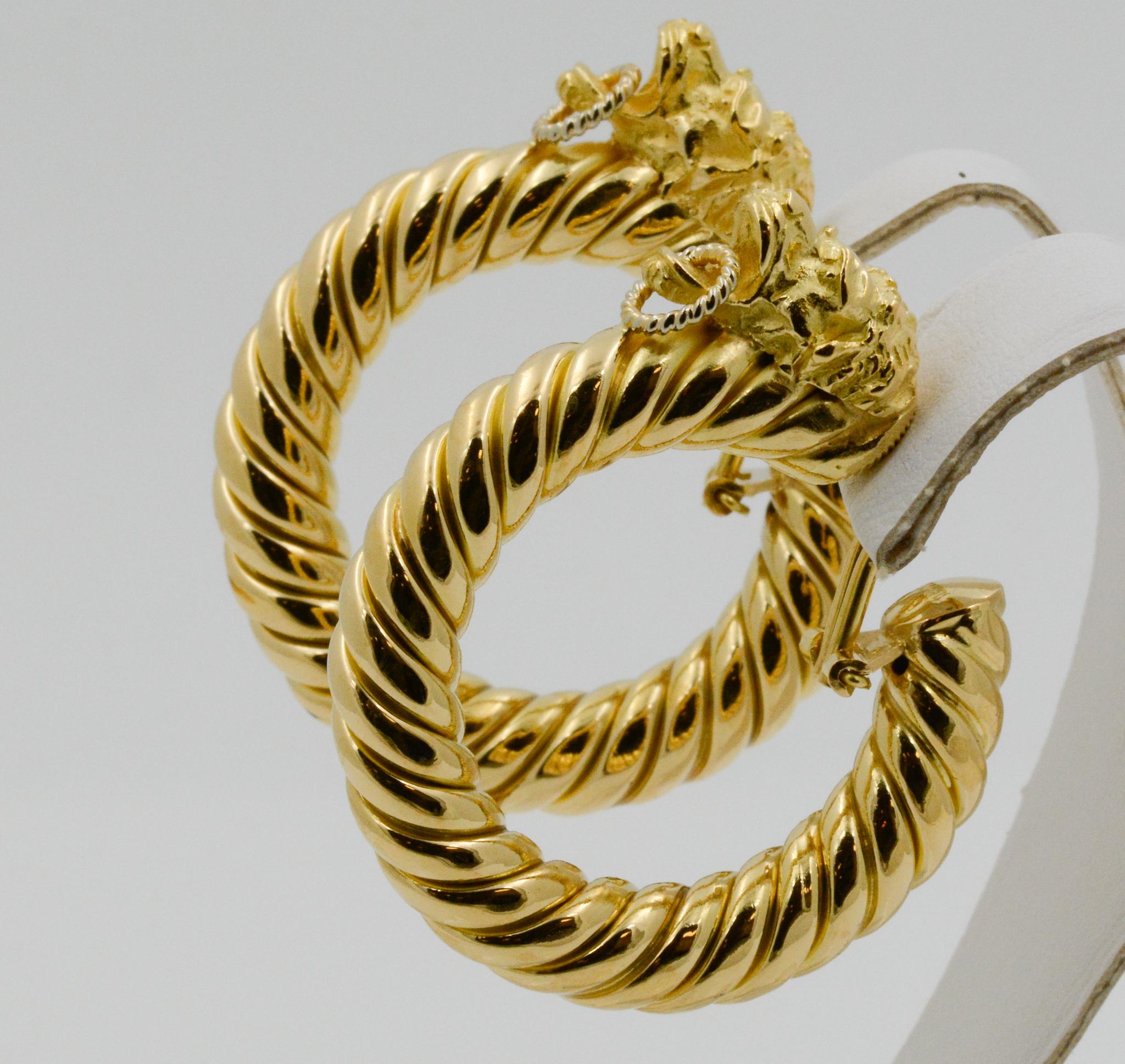 18 Karat Yellow Gold Ram Hoop Earrings In Good Condition In Dallas, TX