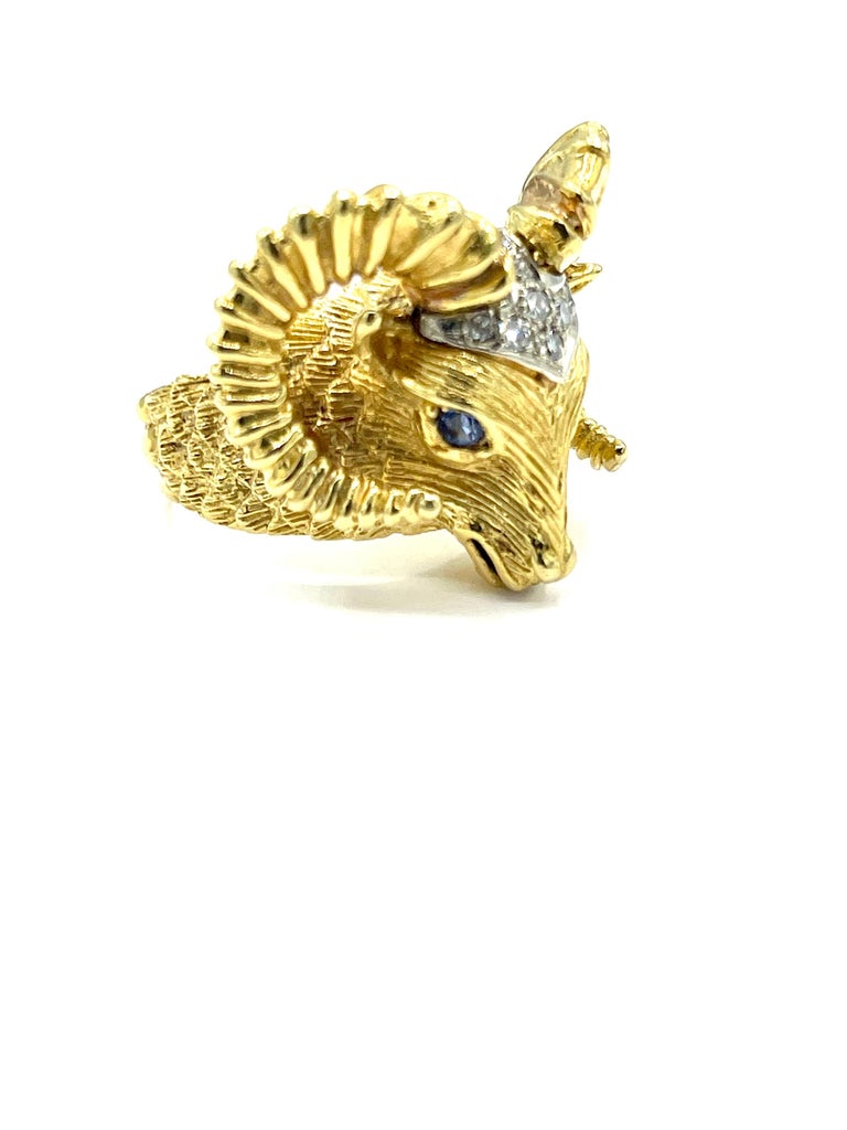 Modern 18K Yellow Gold Rams Head Ring with 0.14 Carats in Diamonds