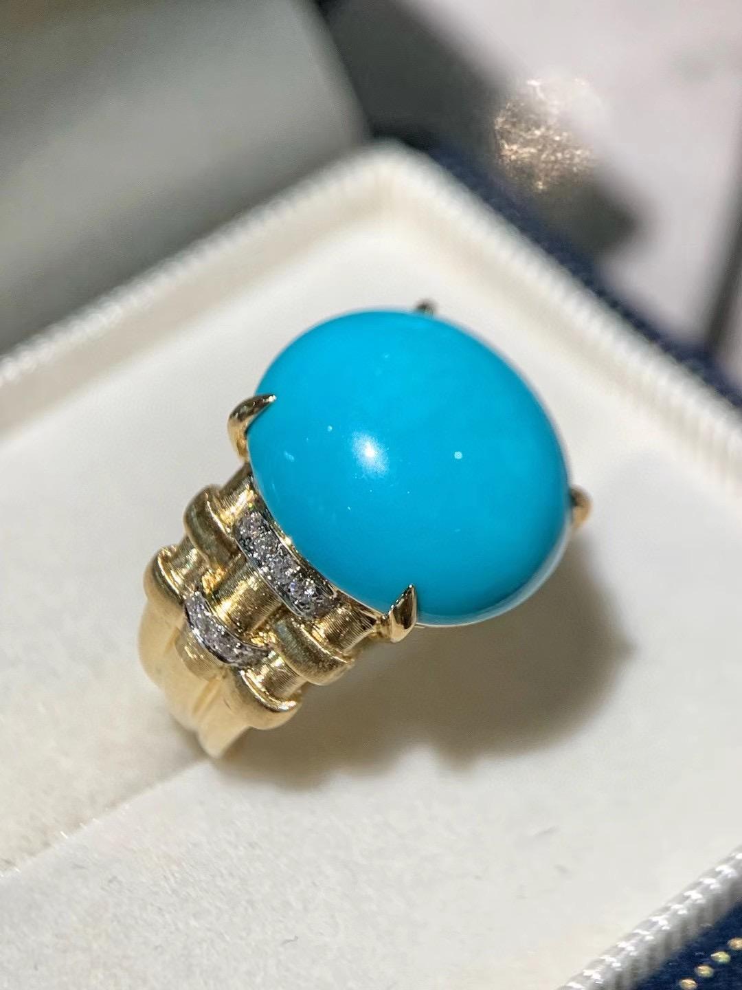 18 Karat Gelbgold Rohamerikanischer Türkis-Cocktailring mit Diamanten

1 roher amerikanischer Türkis - 10.43 CT
Runde natürliche Diamanten 

Gesamtgewicht - 8,89 GM

Erleben Sie die Anziehungskraft der Eleganz mit unserem Cocktailring aus 18 Karat