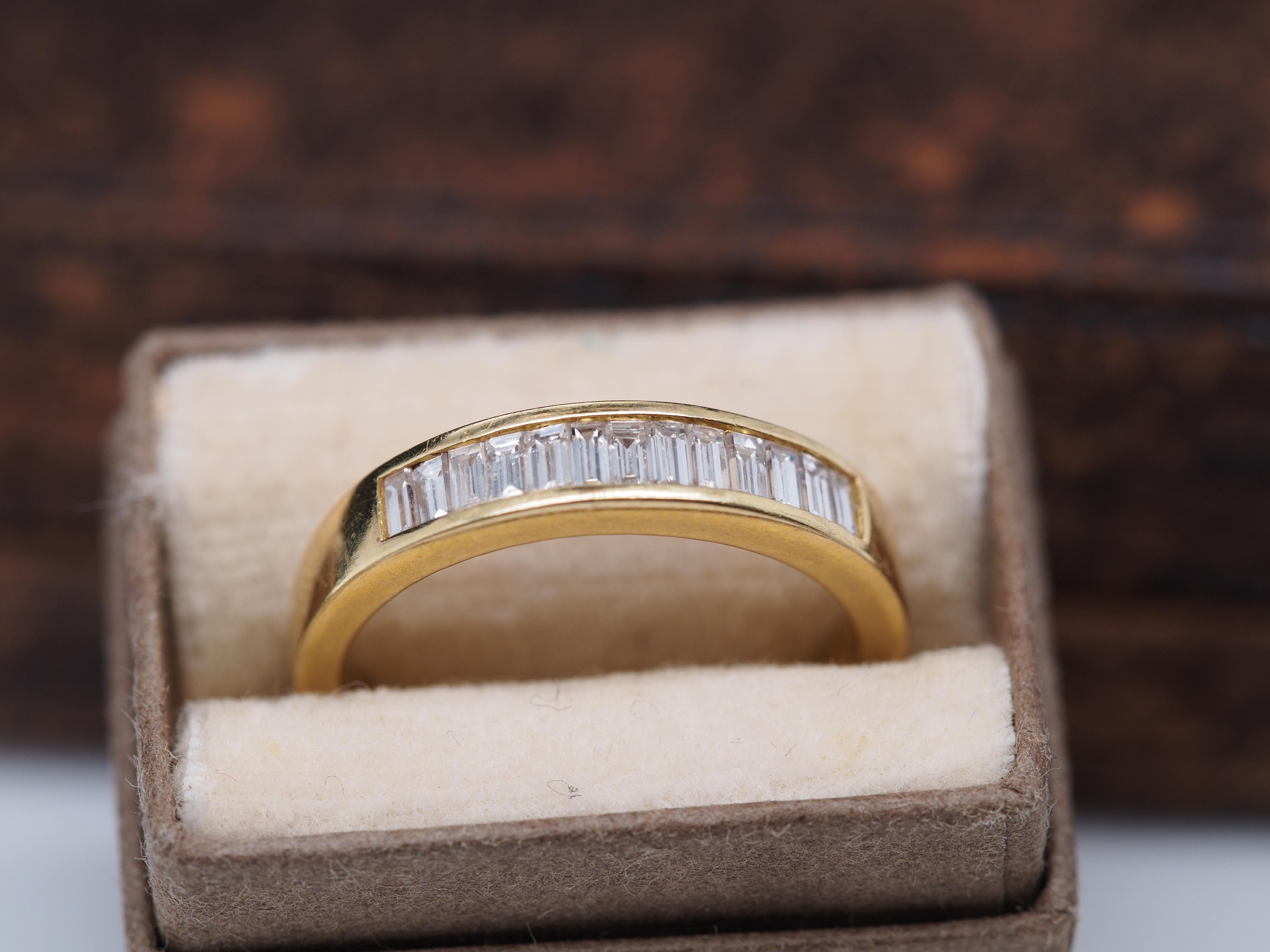 gold wedding ring rectangle