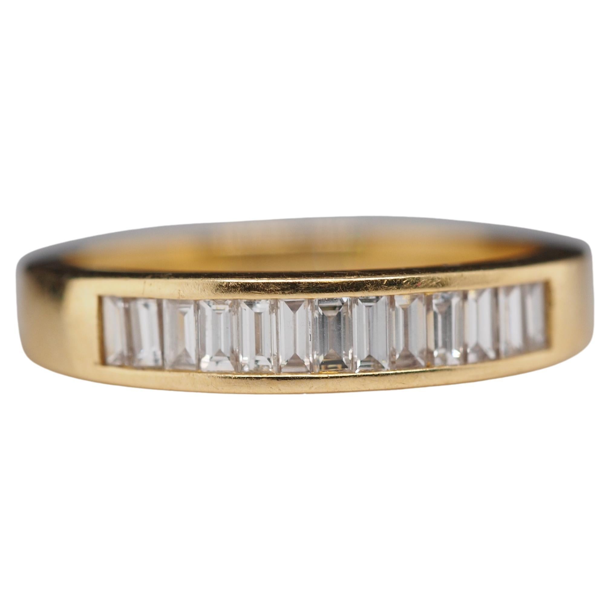 18k Yellow Gold Rectangle Step Cut Diamond Wedding Band For Sale
