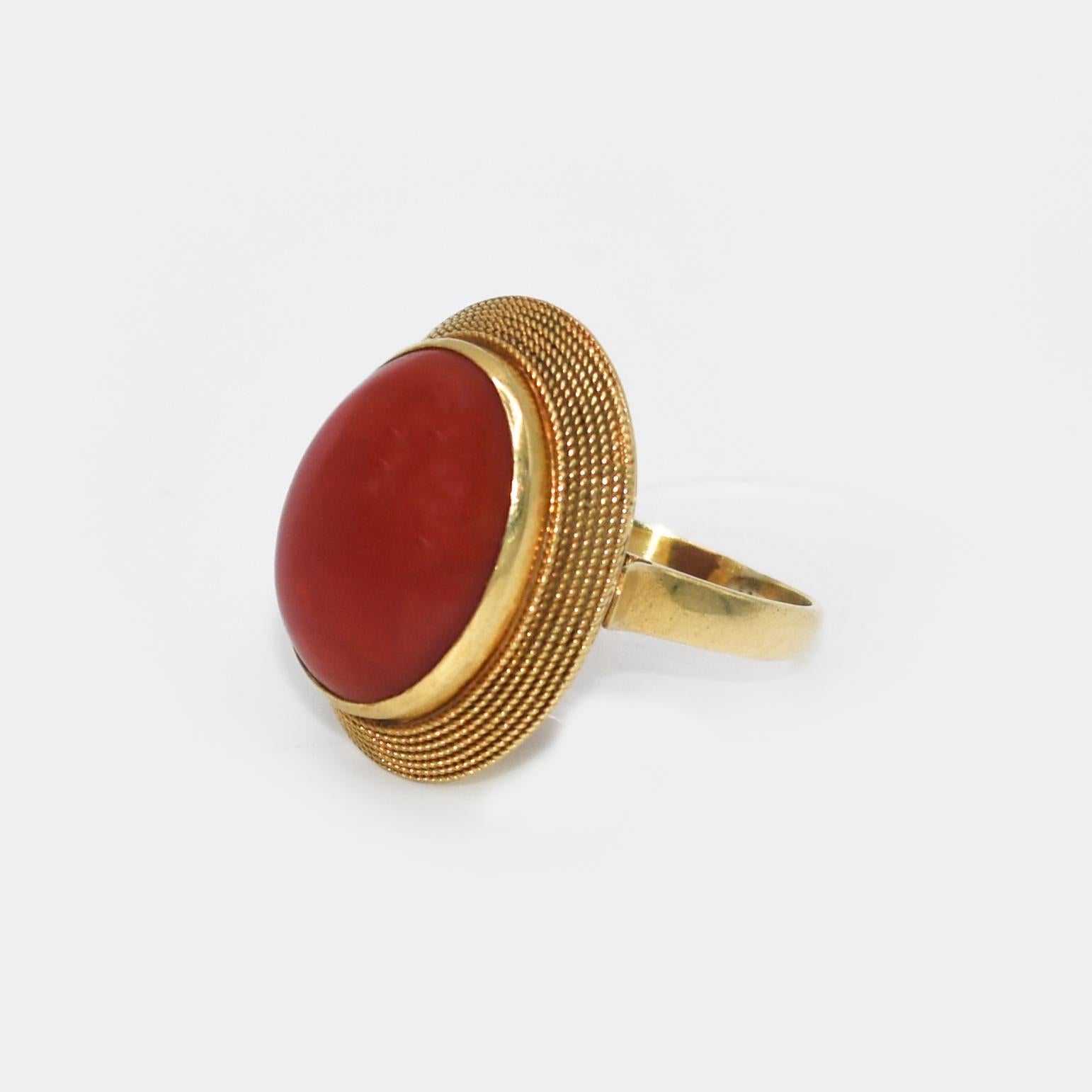 18K Yellow Gold Red Coral Ring 6.9g For Sale 1