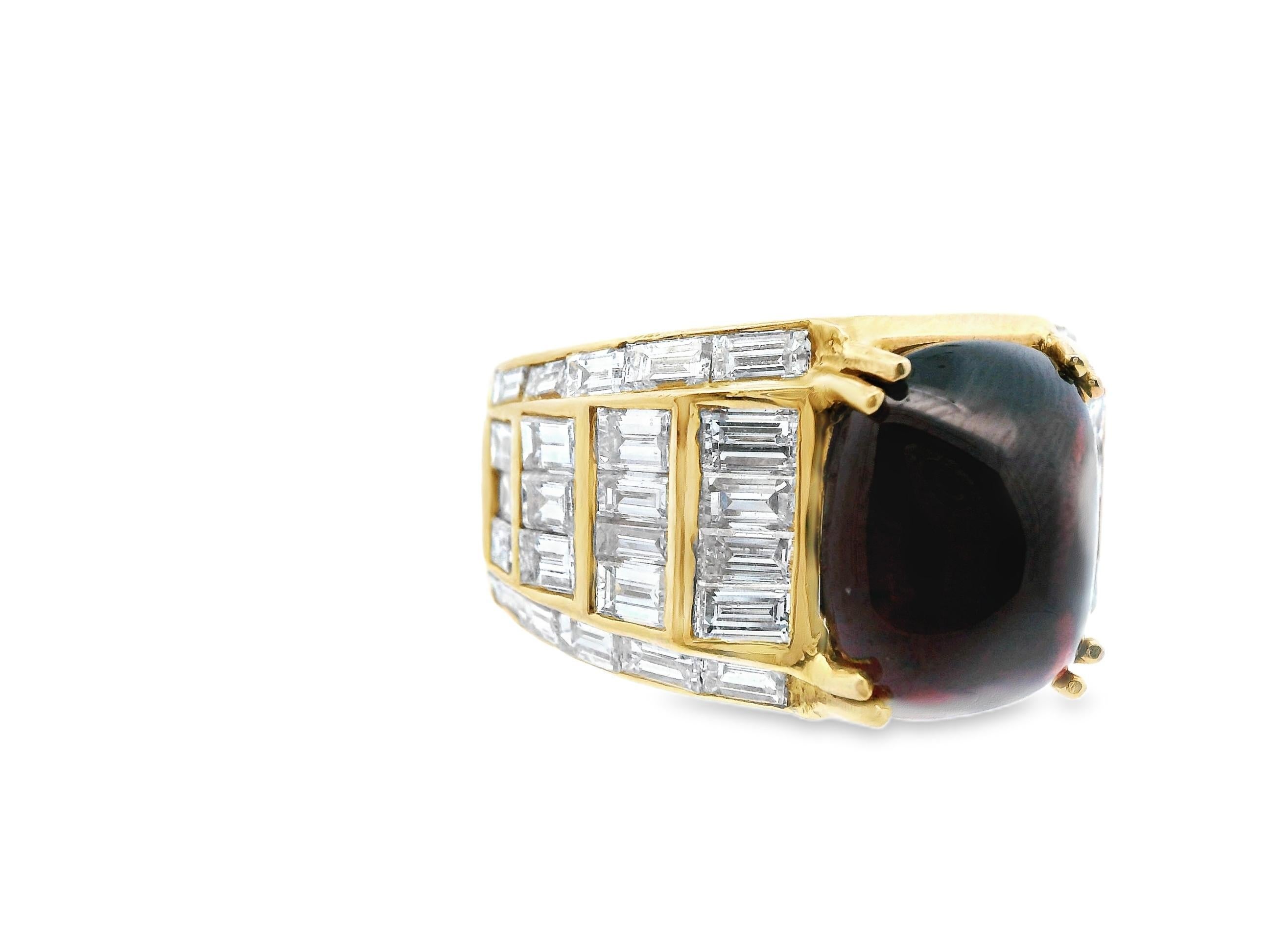 Bague fantaisie en or jaune 18 carats avec grenat rouge et diamants Pour femmes en vente