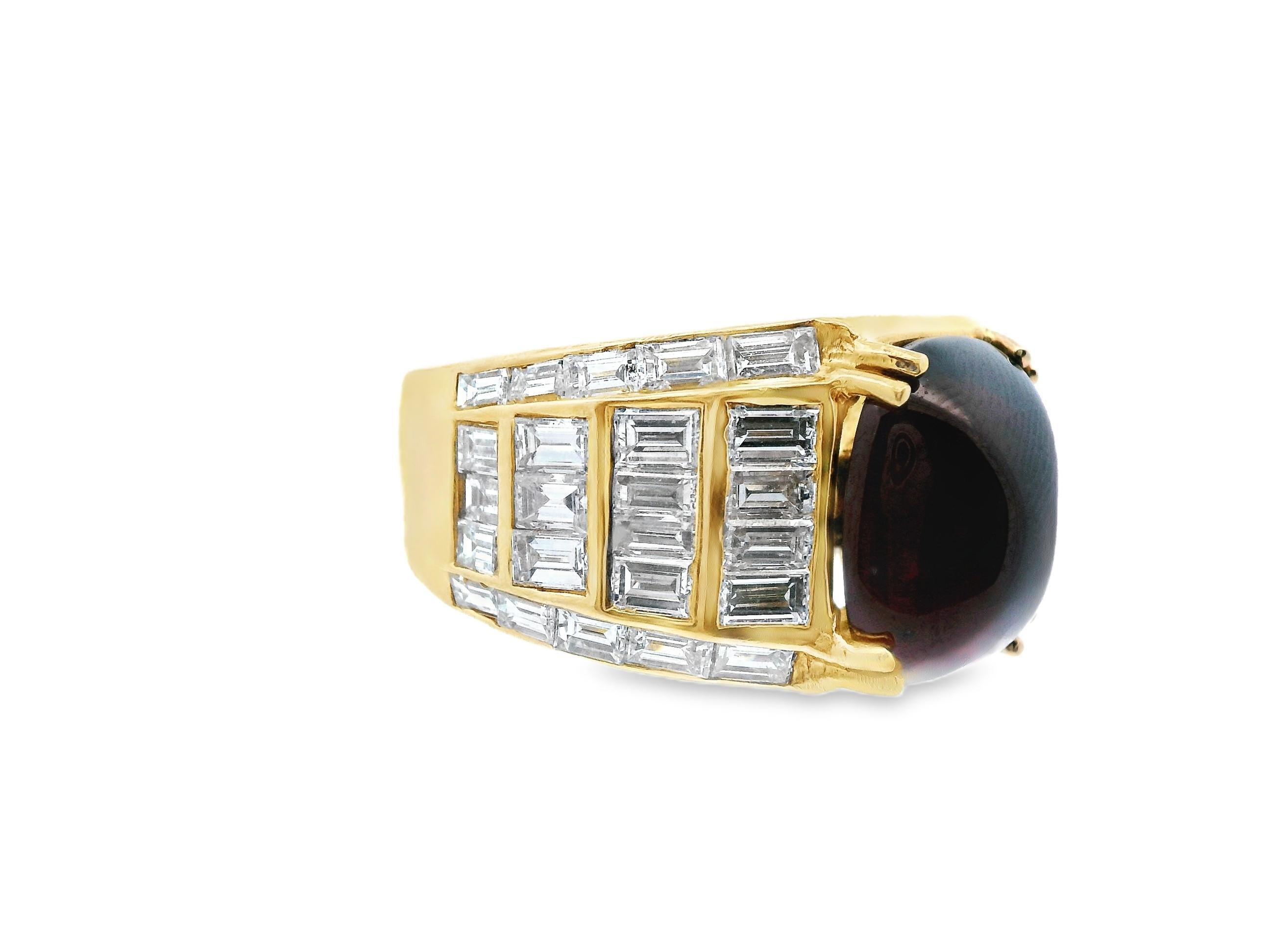 Bague fantaisie en or jaune 18 carats avec grenat rouge et diamants en vente 1