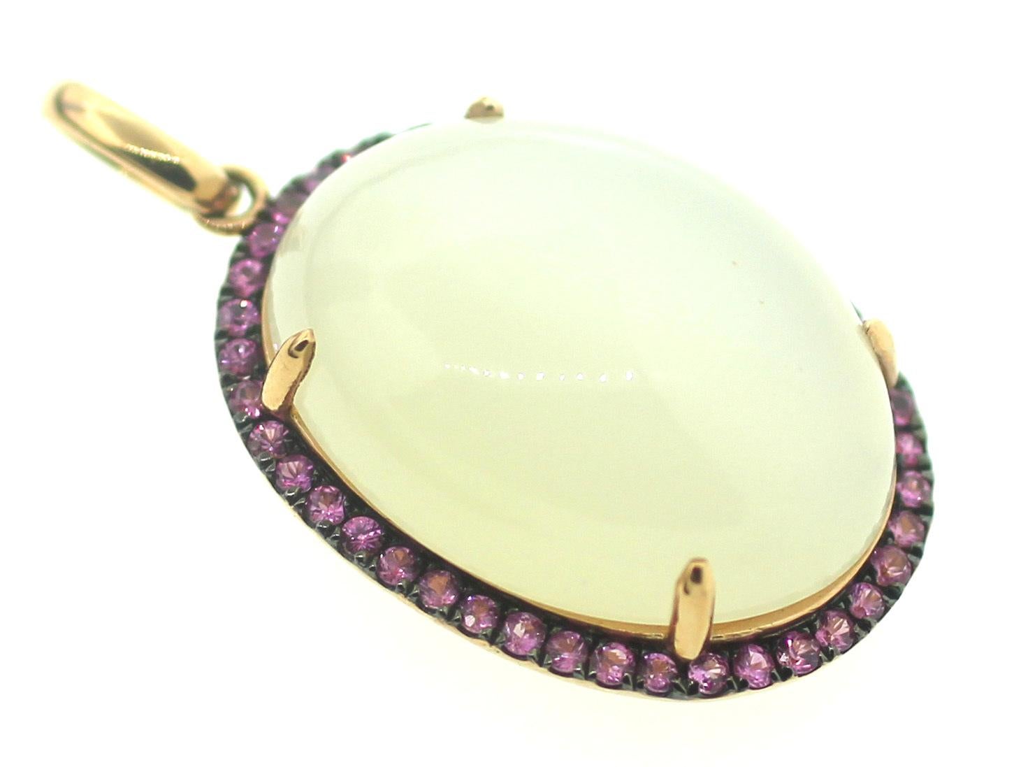 18k Yellow Gold Red Saphire Moonstone Pendant In New Condition For Sale In New York, NY