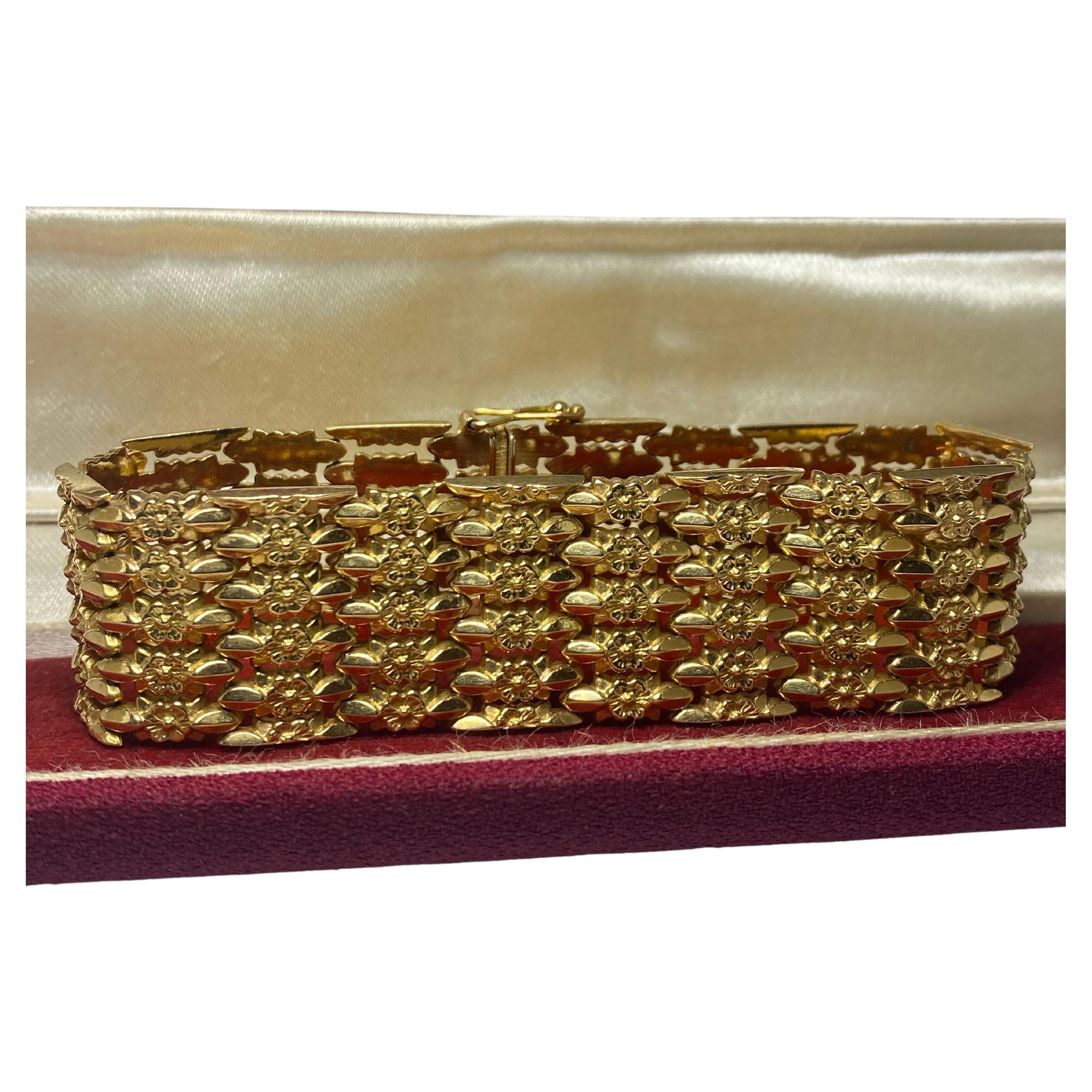 18K Yellow Gold Retro Embossed Floral Bracelet, Weight: 42.4gr. Italy c1950's