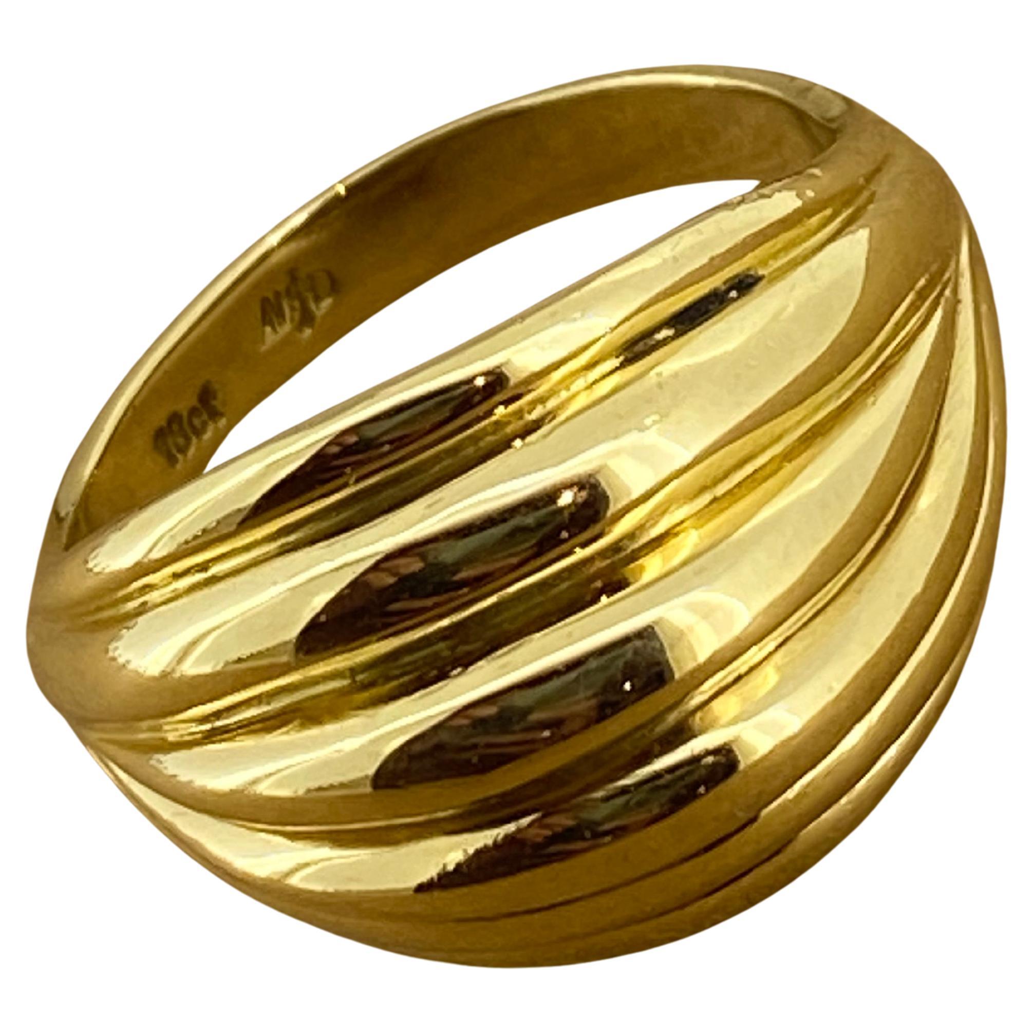 Anello da donna in oro giallo 18K Retro Bombé Dome Design, 8,2gr. in vendita