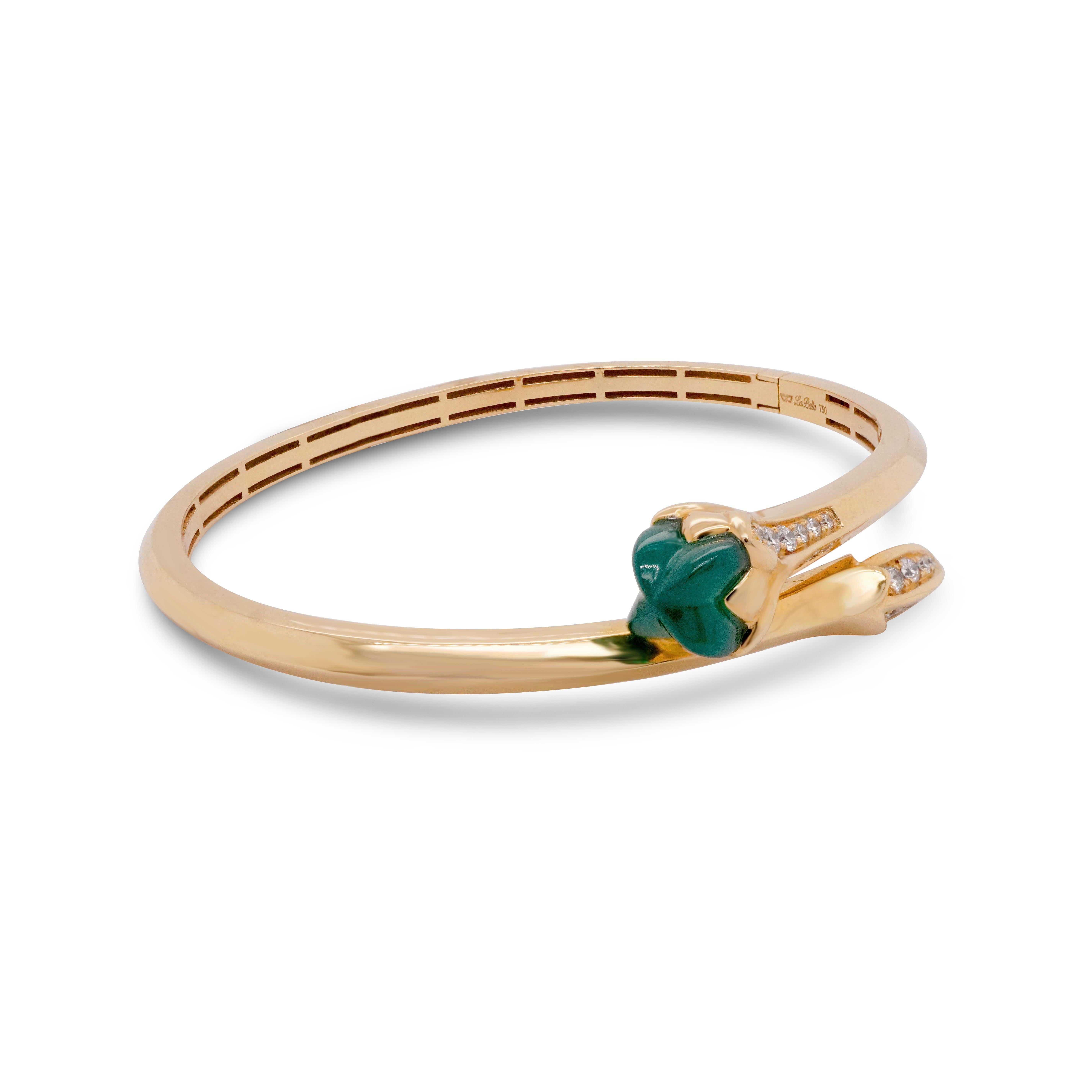 18K Yellow Gold Retro Style Diamond Bangle

18K Gold - 17.68 GM
22 Diamonds - 0.42 CT
1 Jade - 0.36 GM

When Jade meets 18K Gold bangle with all of the shining round diamonds, it brings you an elegant look and you will definitely become the