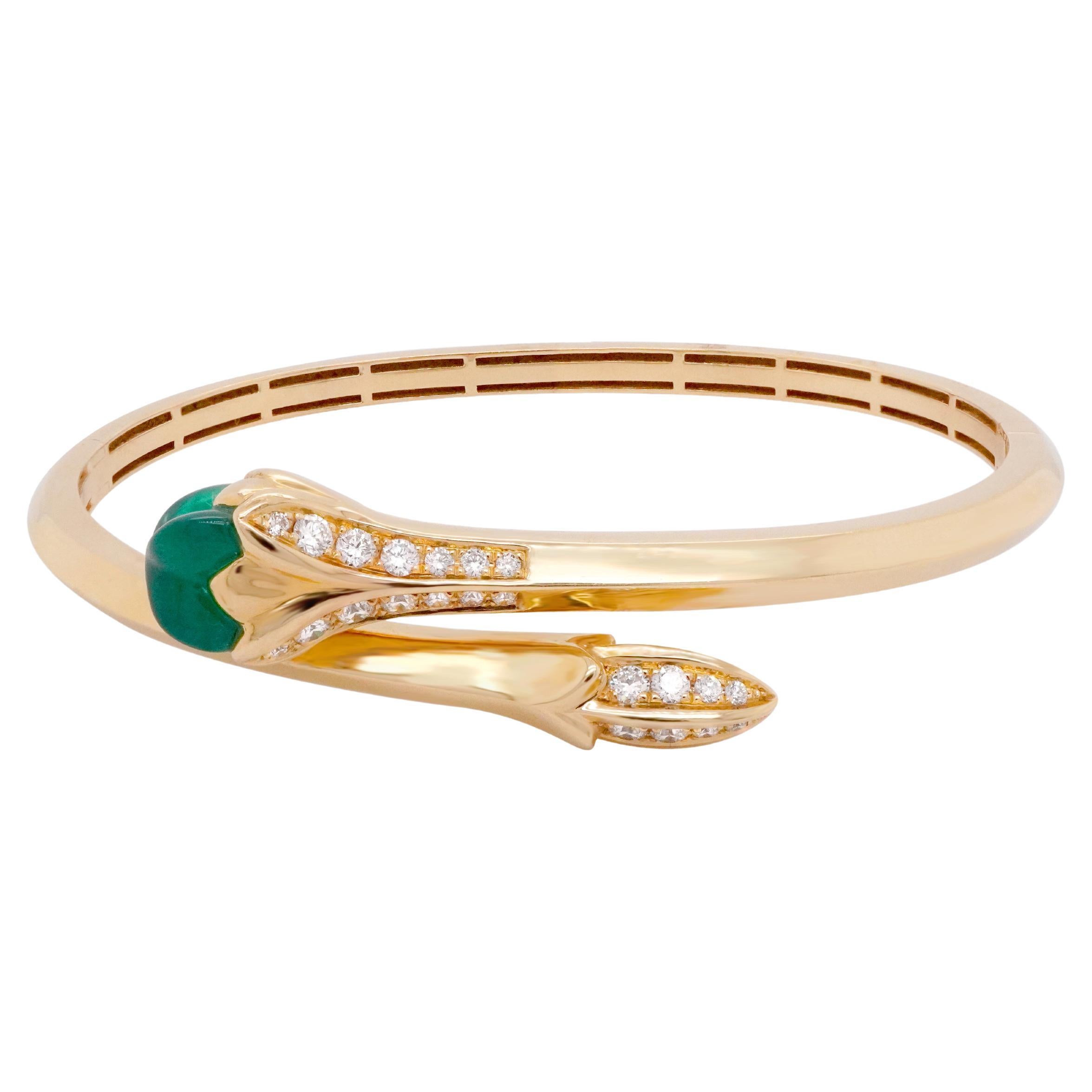 18K Yellow Gold Retro Style Diamond Bangle For Sale