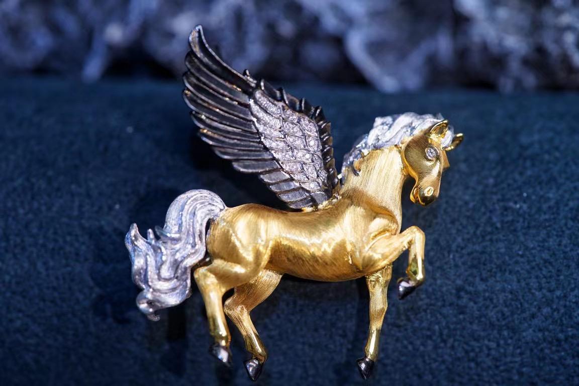 18K Yellow Gold / Rhodium Plated Diamond Horse Brooch & Pendant

62 Diamonds - 0.248 CT
18K Gold - 25.37 GM

Crafted with exceptional 18K gold and sparkling diamonds, this exquisite brooch and pendant is a true masterpiece. Every intricate detail
