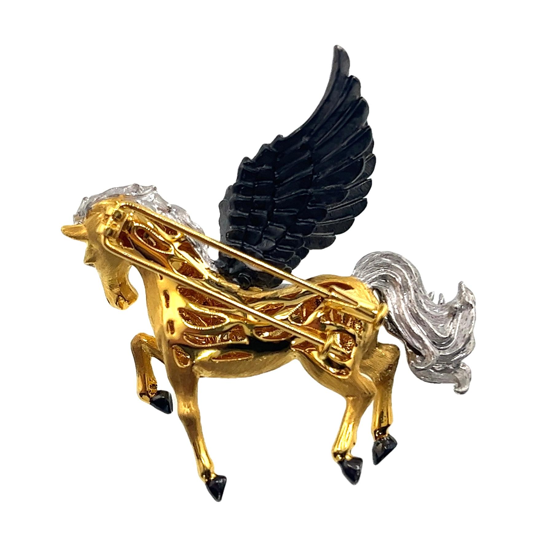18K Yellow Gold / Rhodium Plated Diamond Horse Brooch & Pendant In New Condition For Sale In Kowloon, HK