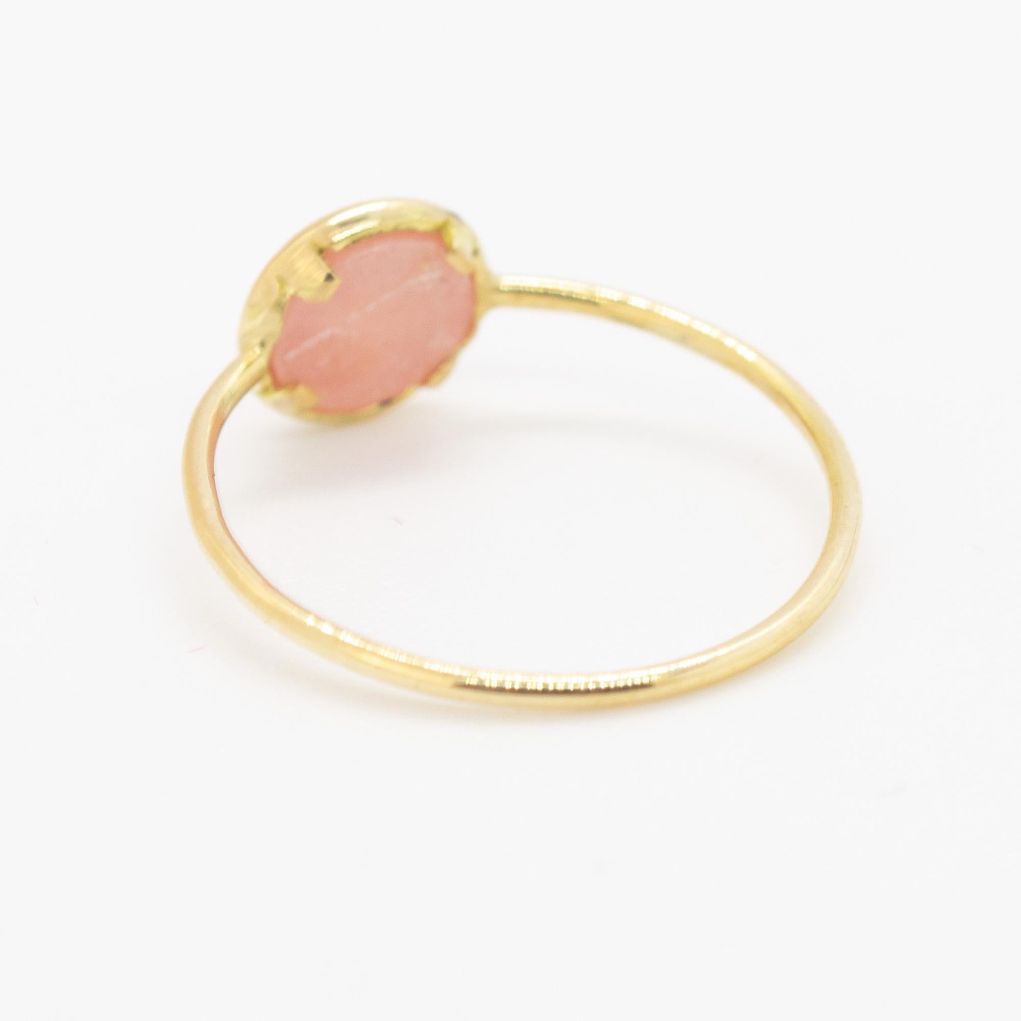 Intini Jewels Bague empilable en or jaune 18 carats avec cabochon de rhodochrosite style Boho Chic Neuf - En vente à Milano, IT