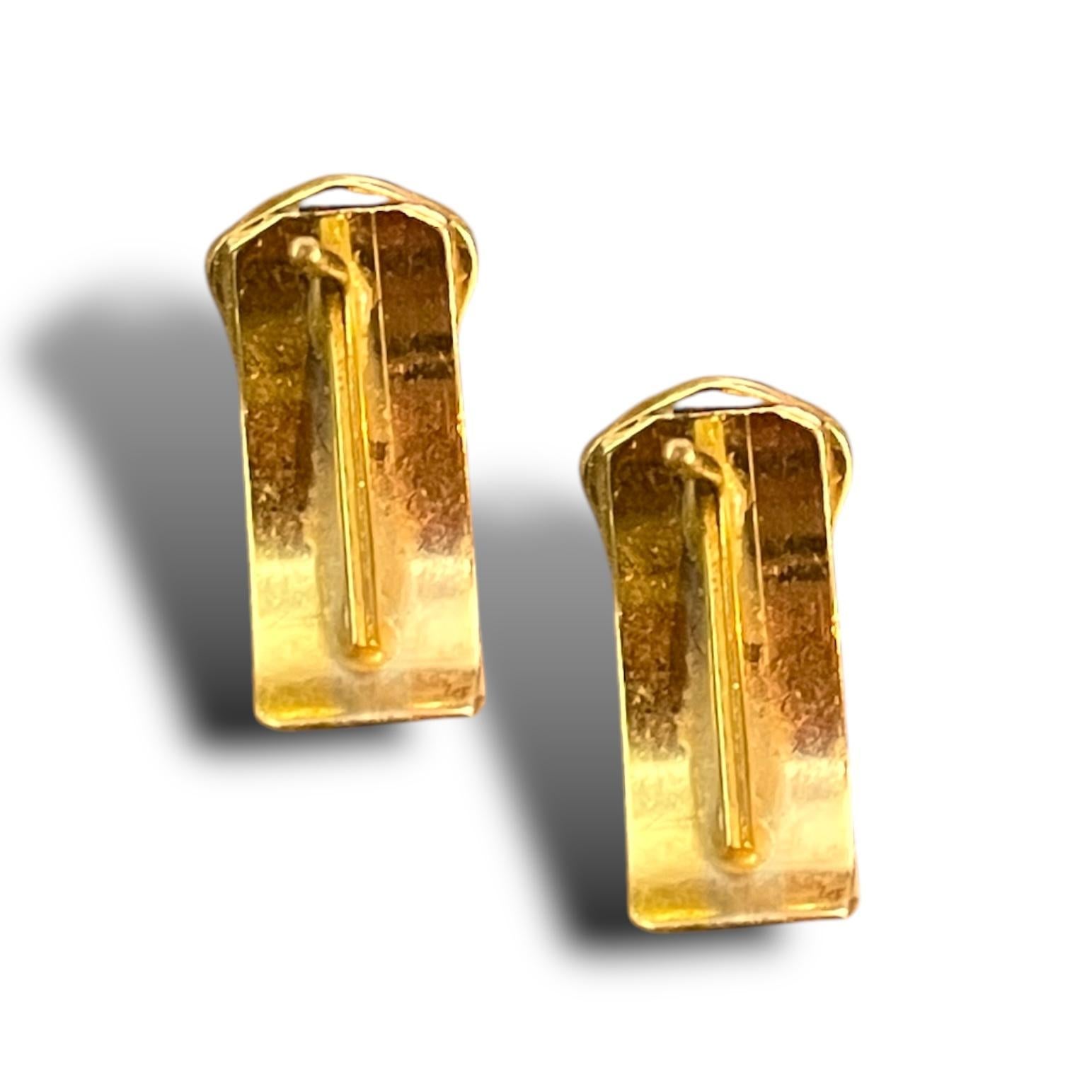 Women's 18K Yellow Gold Ribbed Tricolor Earrings For Sale