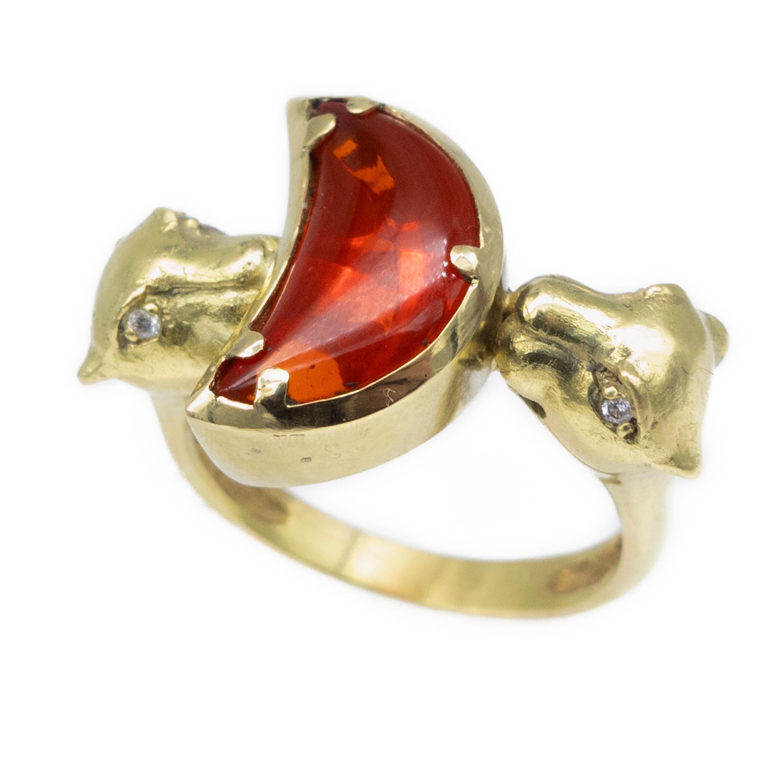 18k Yellow Gold Ring 1.8ct Fire Opal Crescent Moon Diamond Accents Lionesses For Sale 1