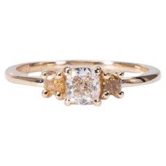 18k Yellow Gold Ring 3 Stone Ring with 0.73 Ct Natural Diamonds, AIG Cert