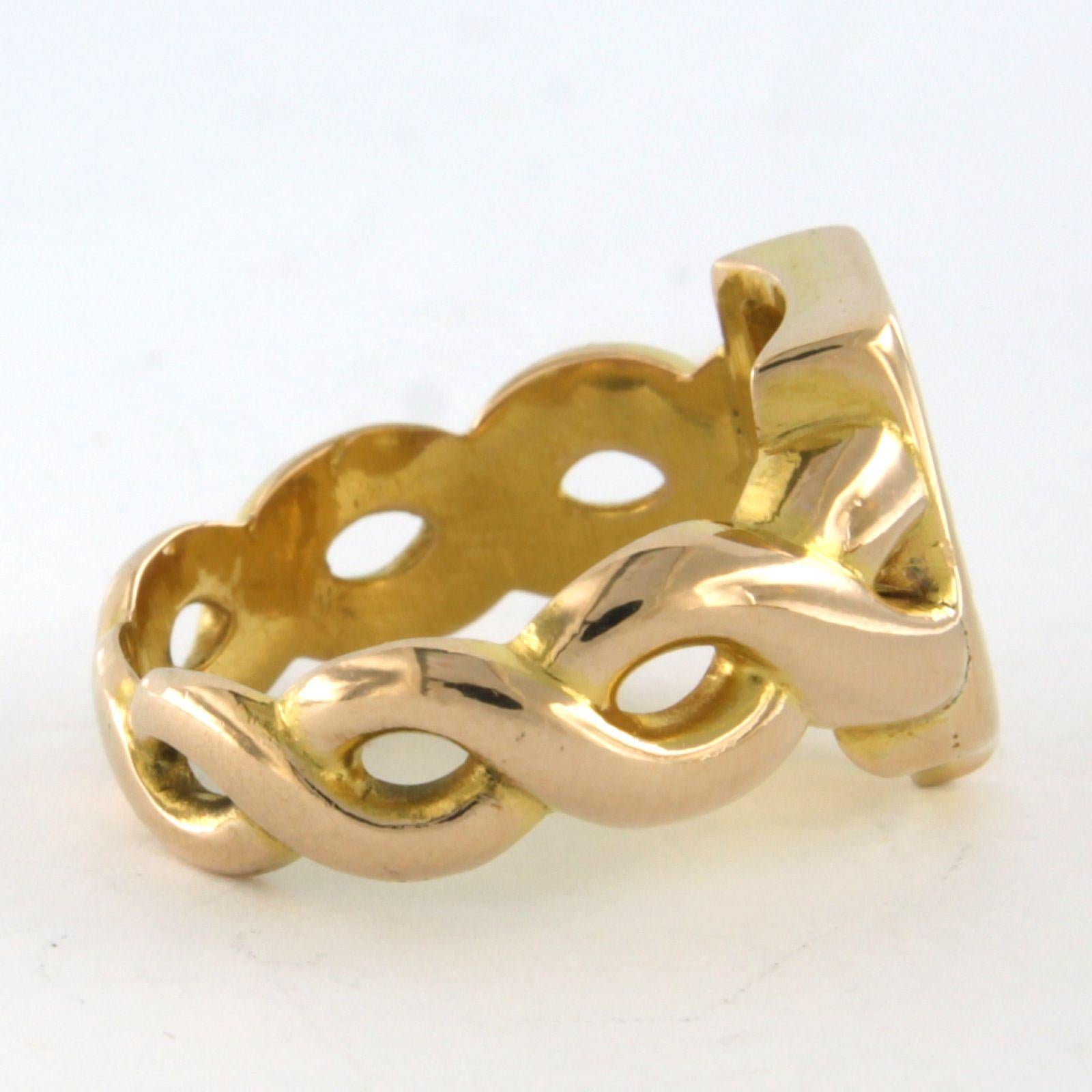 18k yellow gold ring – 9.7 grams – ring size US. 7 - EU. 17.25(54)

Detailed description

the top of the ring is 1.3 cm wide and 2.7 mm high

Ring size US 7 - EU. 17.25(54)

weight 9.7 grams

ring is in good condition

hallmark present, guaranteed