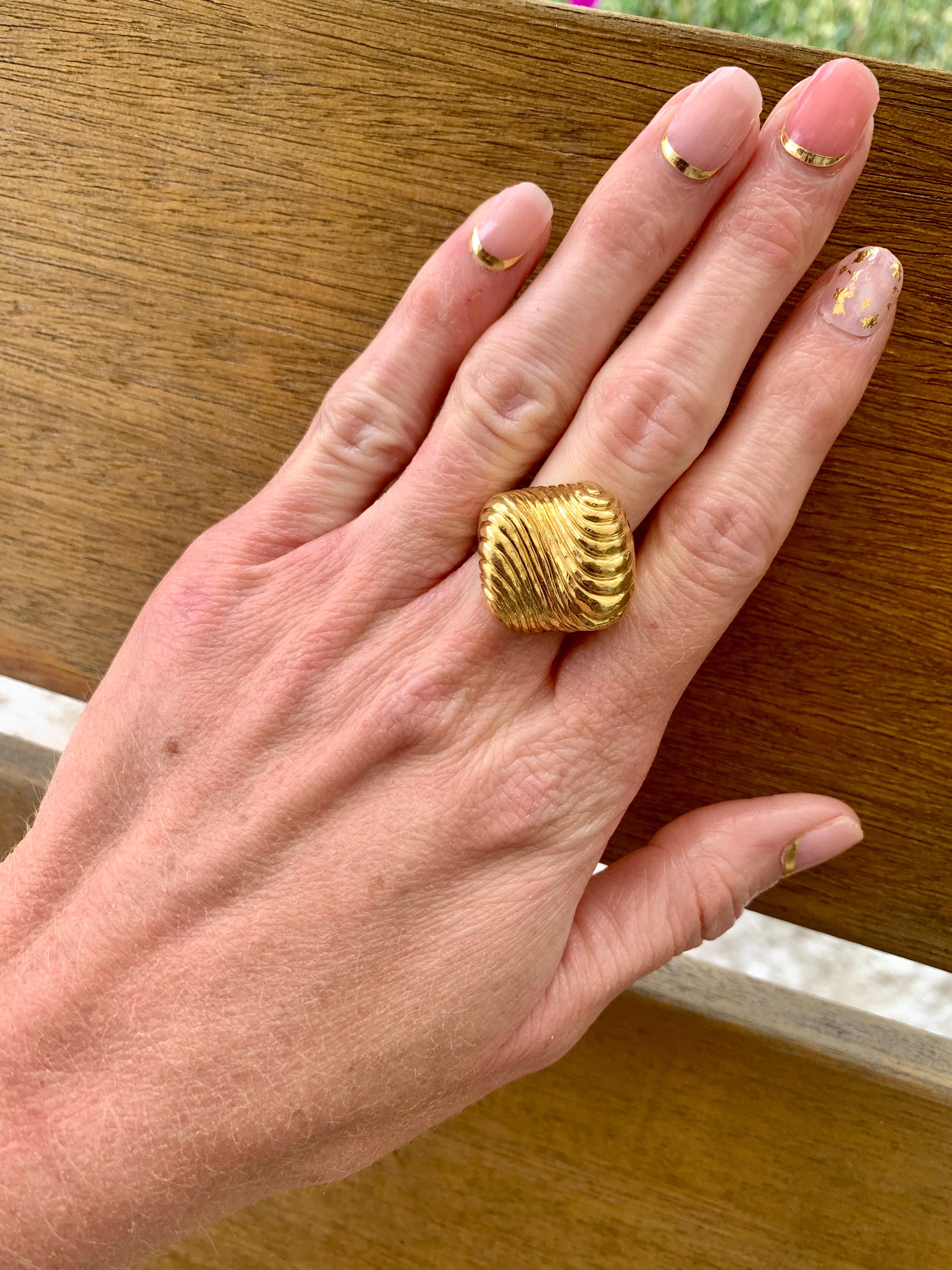 18K Yellow Gold Ring by Henry Dunay, circa 1970s For Sale 3